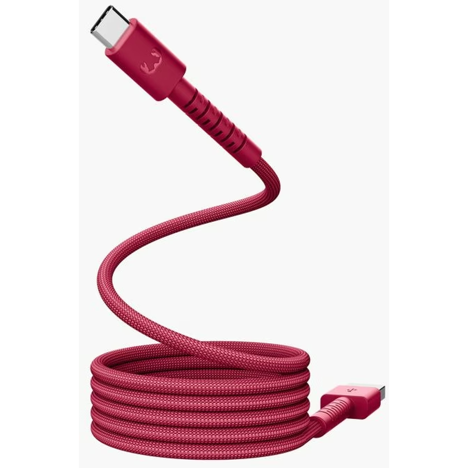 Un câble USB-C magenta enroulé avec un connecteur USB-A. Il est sur un fond blanc.