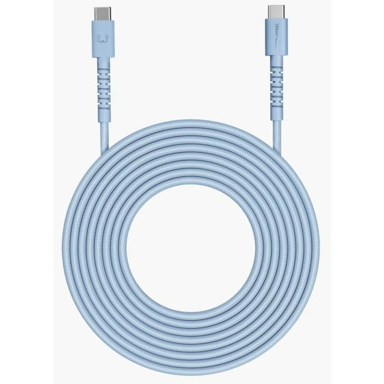 Een lichtblauwe USB-C-kabel is in een cirkelvorm opgerold. De kabel heeft connectoren aan beide uiteinden. Witte achtergrond.
