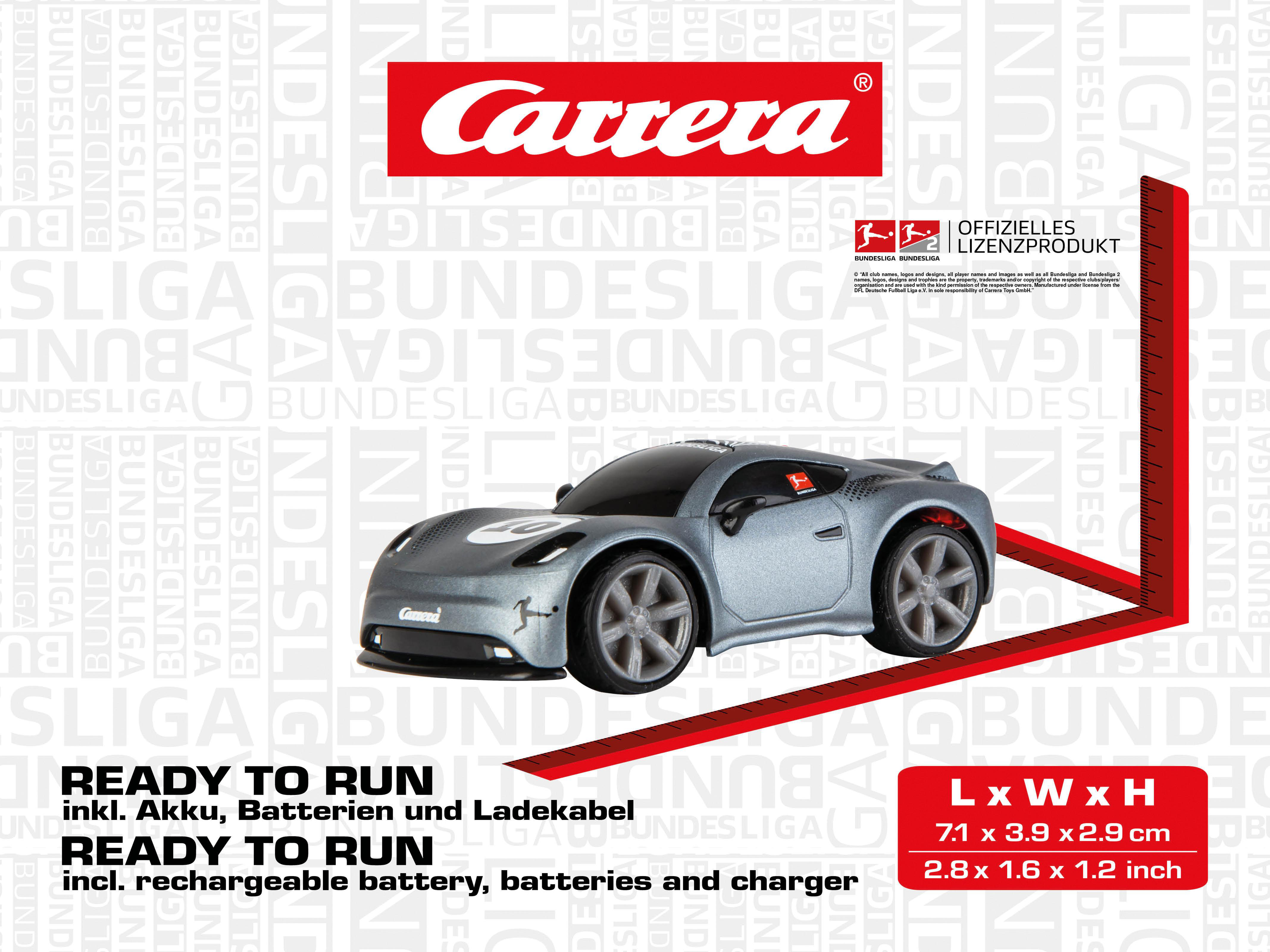 Silbernes Carrera-Spielzeugauto mit rotem Lineal und Text auf weißem Hintergrund. Das Auto hat ein Bundesliga-Logo.