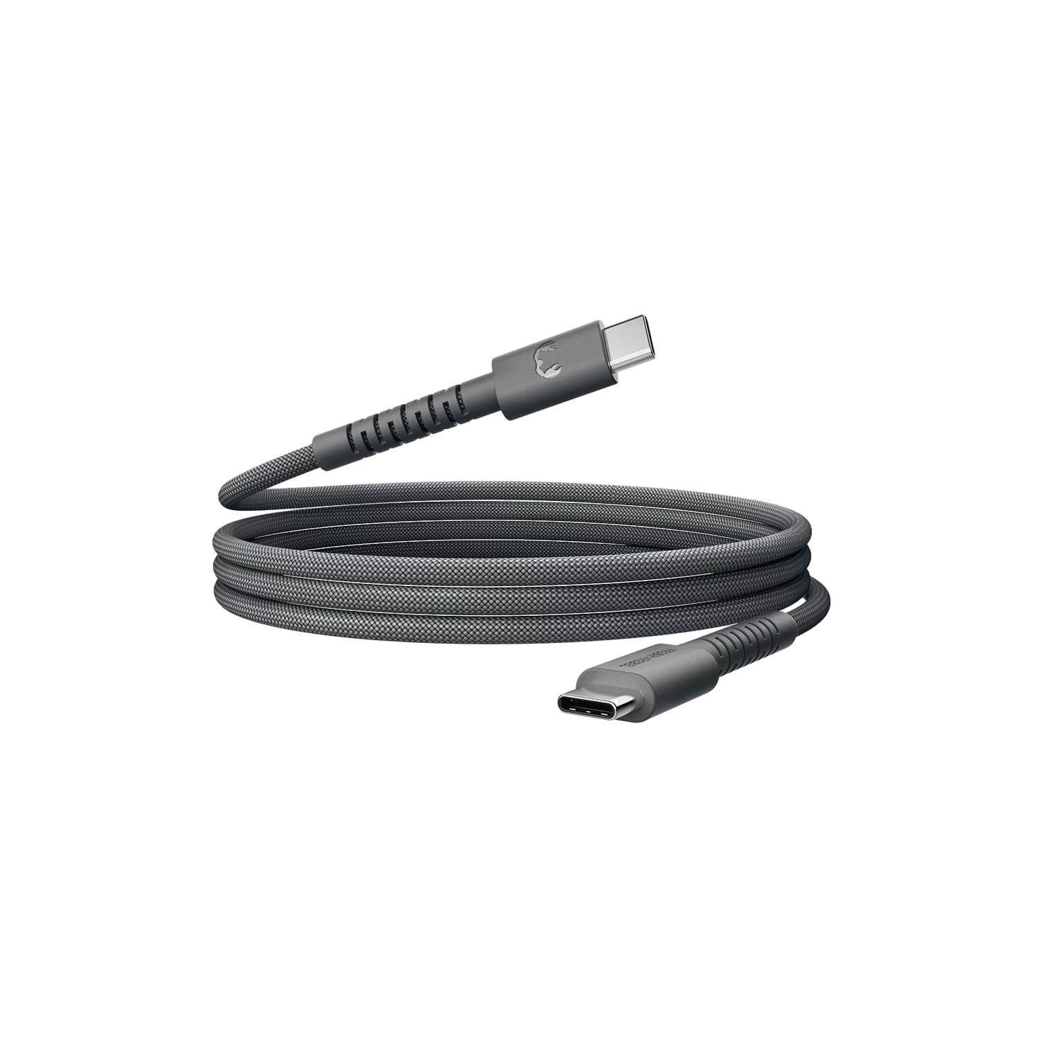 Een grijze USB-C-kabel is opgerold tegen een zwarte achtergrond. De kabel heeft een gevlochten textuur en connectoren aan beide uiteinden.