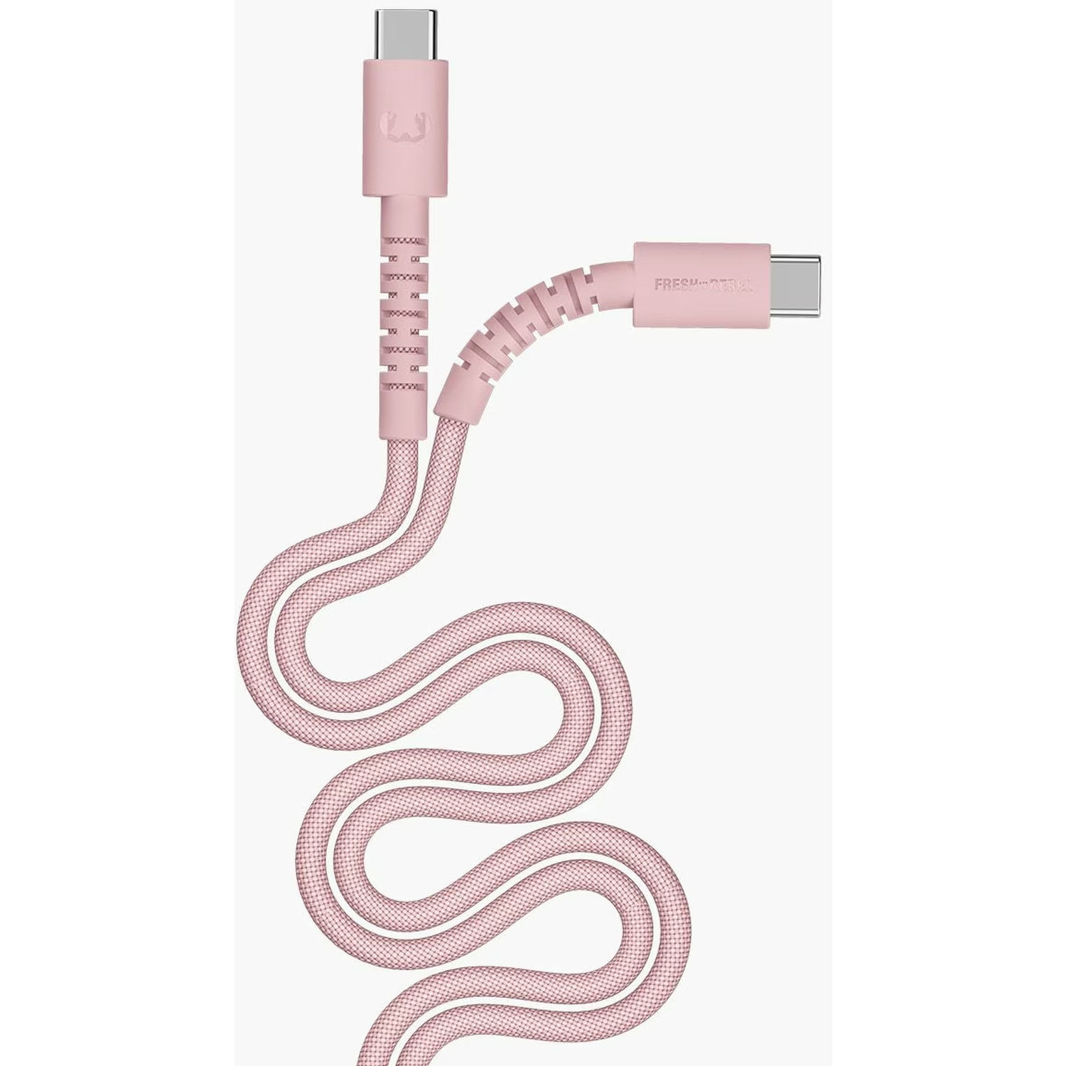 Roze USB-C kabel met twee connectoren. De kabel heeft een golvende vorm. Eén connector heeft een logo en de andere tekst: FRESH REBEL.