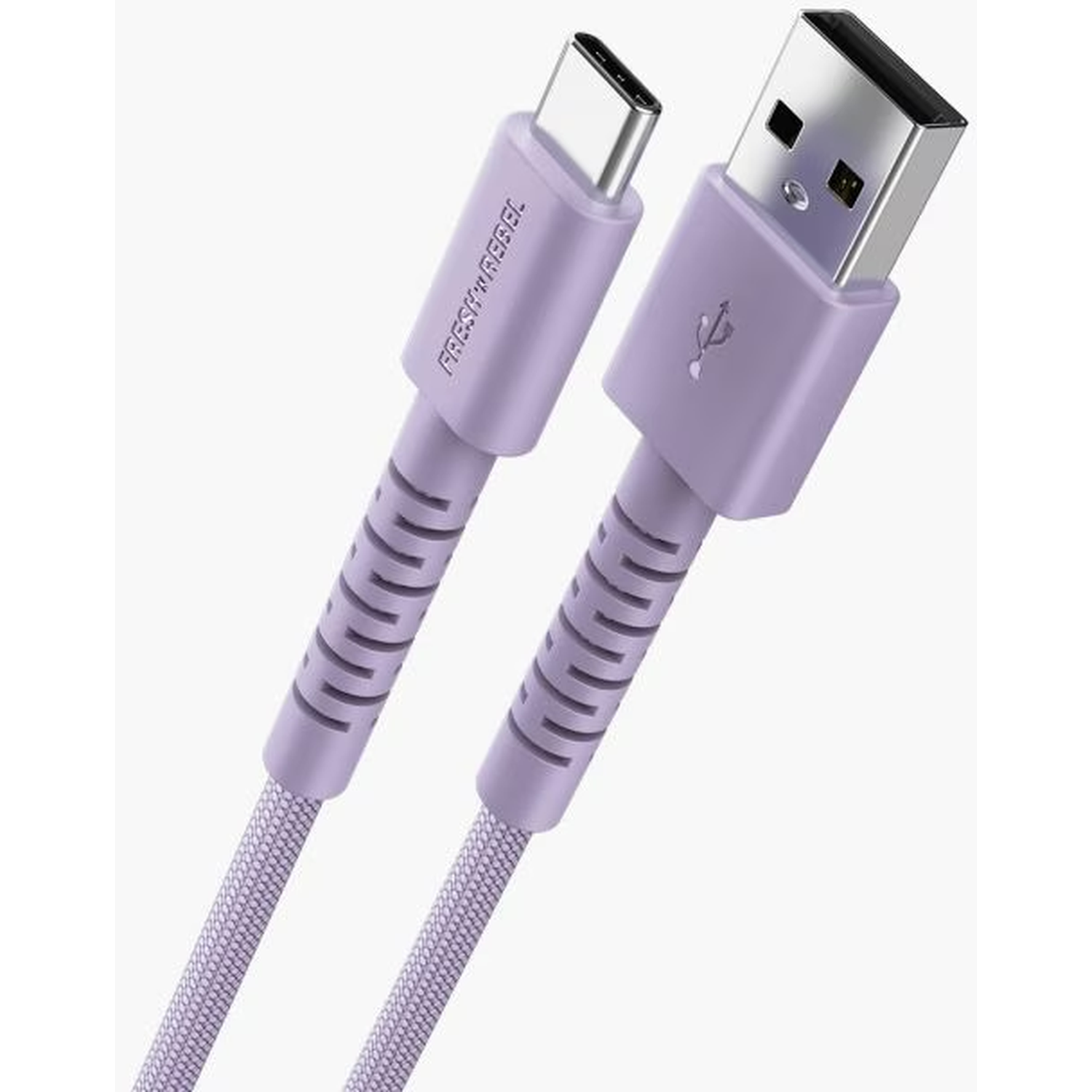 Un câble de charge USB violet avec connecteurs USB-C et USB-A. Le câble a un design texturé et la marque est visible.