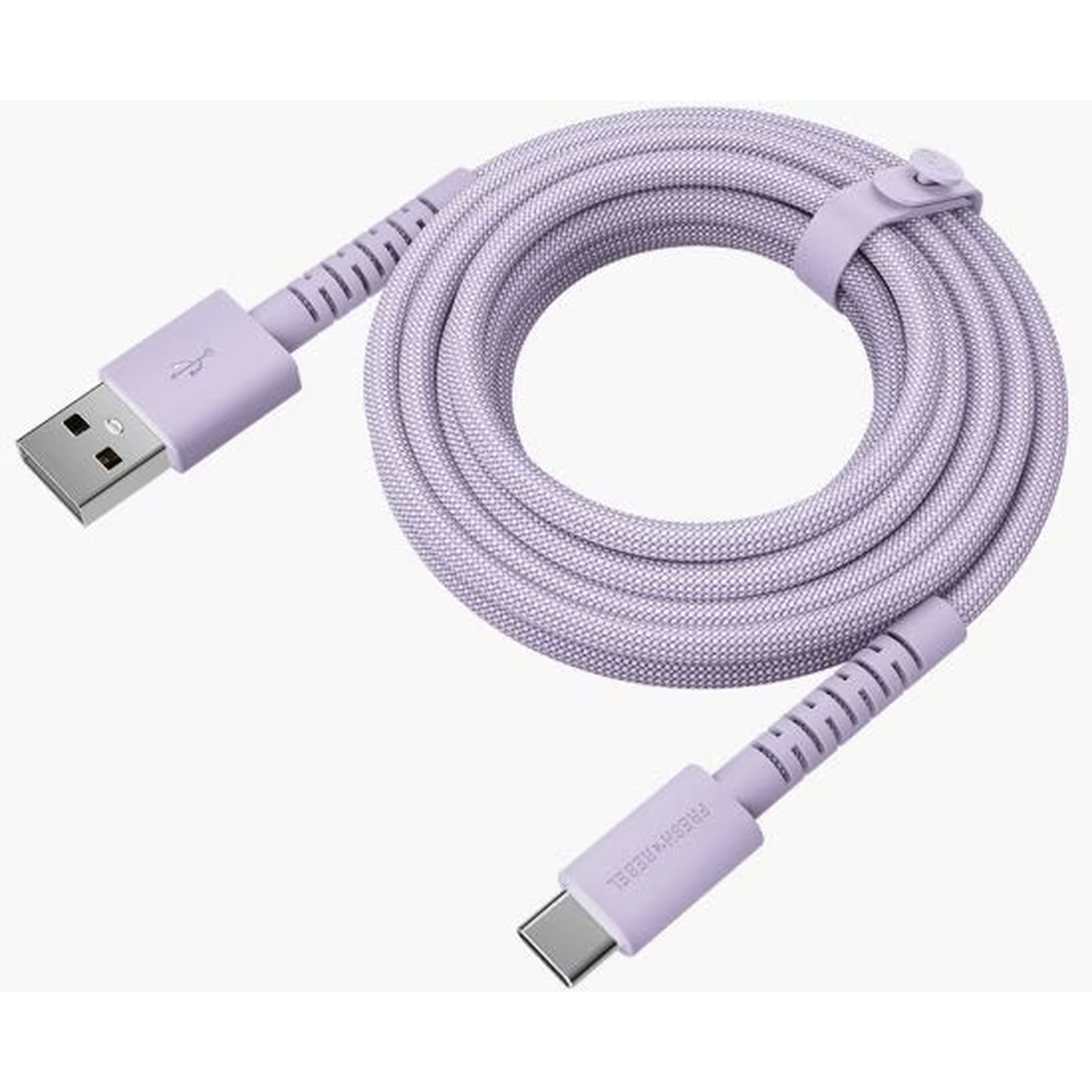 Un câble USB-C à USB-A lavande enroulé, avec une sangle de fixation. Les connecteurs sont à chaque extrémité, et le câble est sur fond blanc.