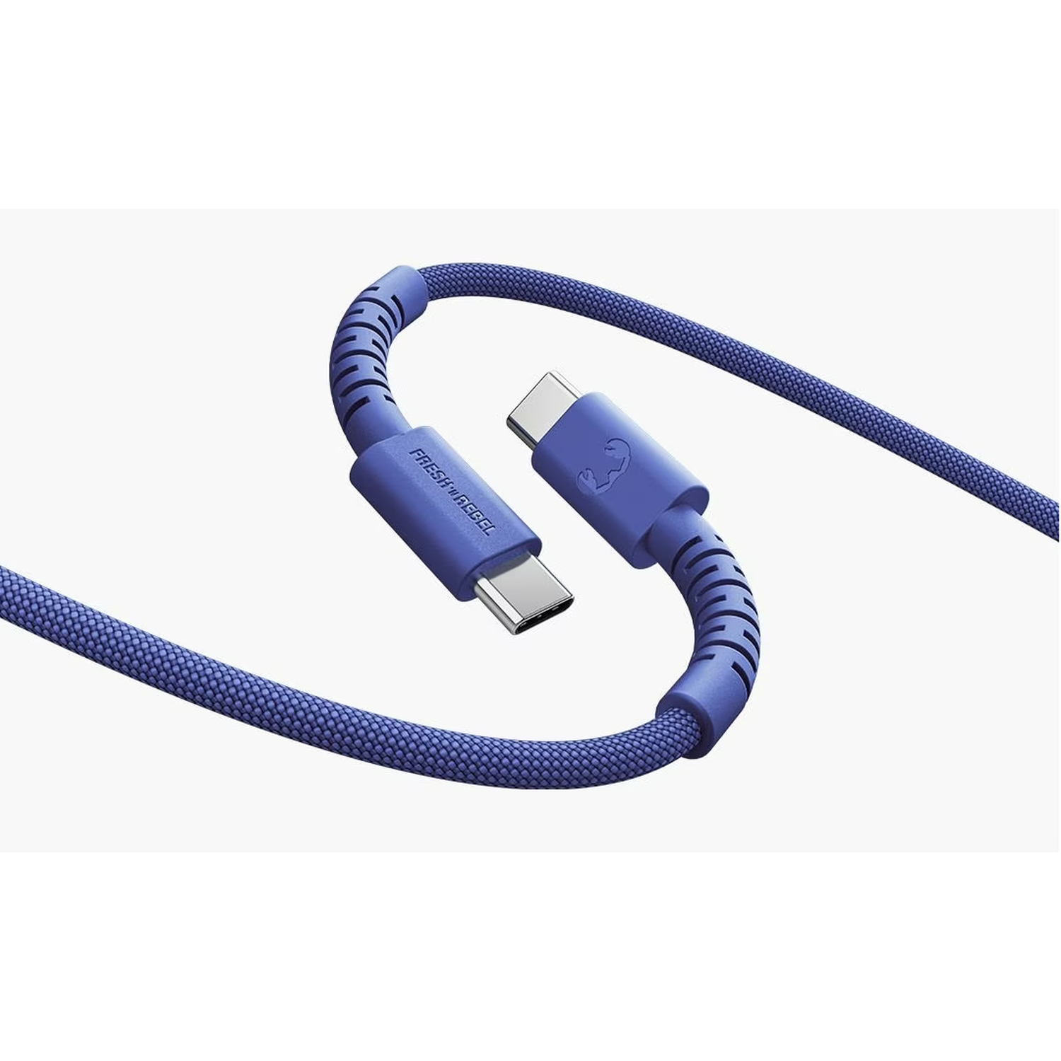 Een blauwe USB-C-kabel met een geweven textuur. Connectoren aan elk uiteinde. De merknaam "Fresh 'n Rebel" is zichtbaar.