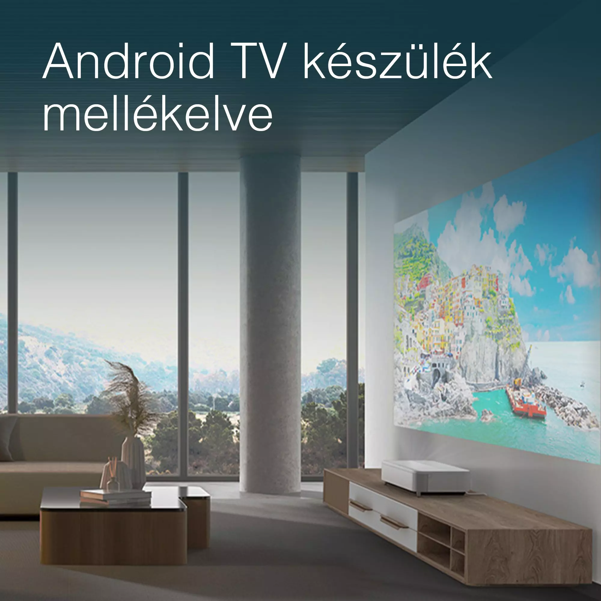 Modern nappali kanapéval, dohányzóasztallal és nagy ablakkal. Egy projektor tengerparti jelenetet vetít.