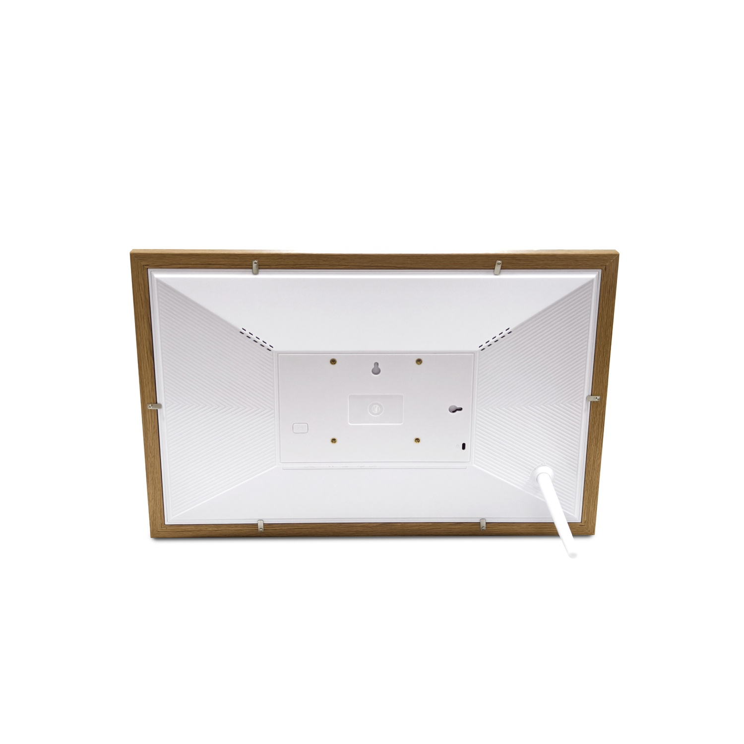Dos d'un cadre photo numérique, cadre en bois marron, intérieur blanc, avec support. Isolé sur fond blanc.