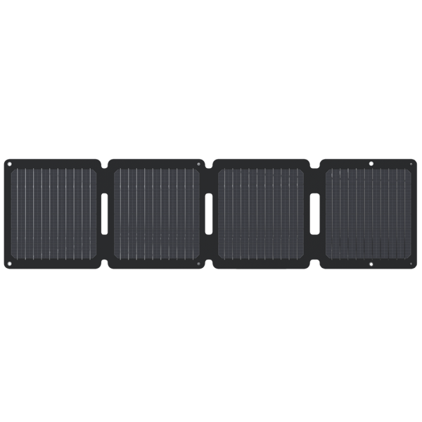 Un panel solar gris oscuro plegado con cuatro secciones, cada una con líneas verticales. El fondo es negro sólido.