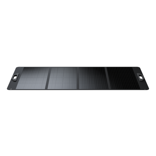 Un panel solar rectangular gris oscuro con tres secciones. Cada sección tiene un patrón de rejilla. Fondo negro.