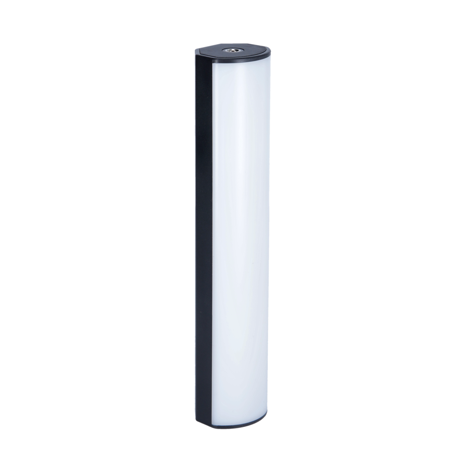 Une lumière verticale et rectangulaire avec un cadre noir. Le centre est blanc et brille sur fond noir.