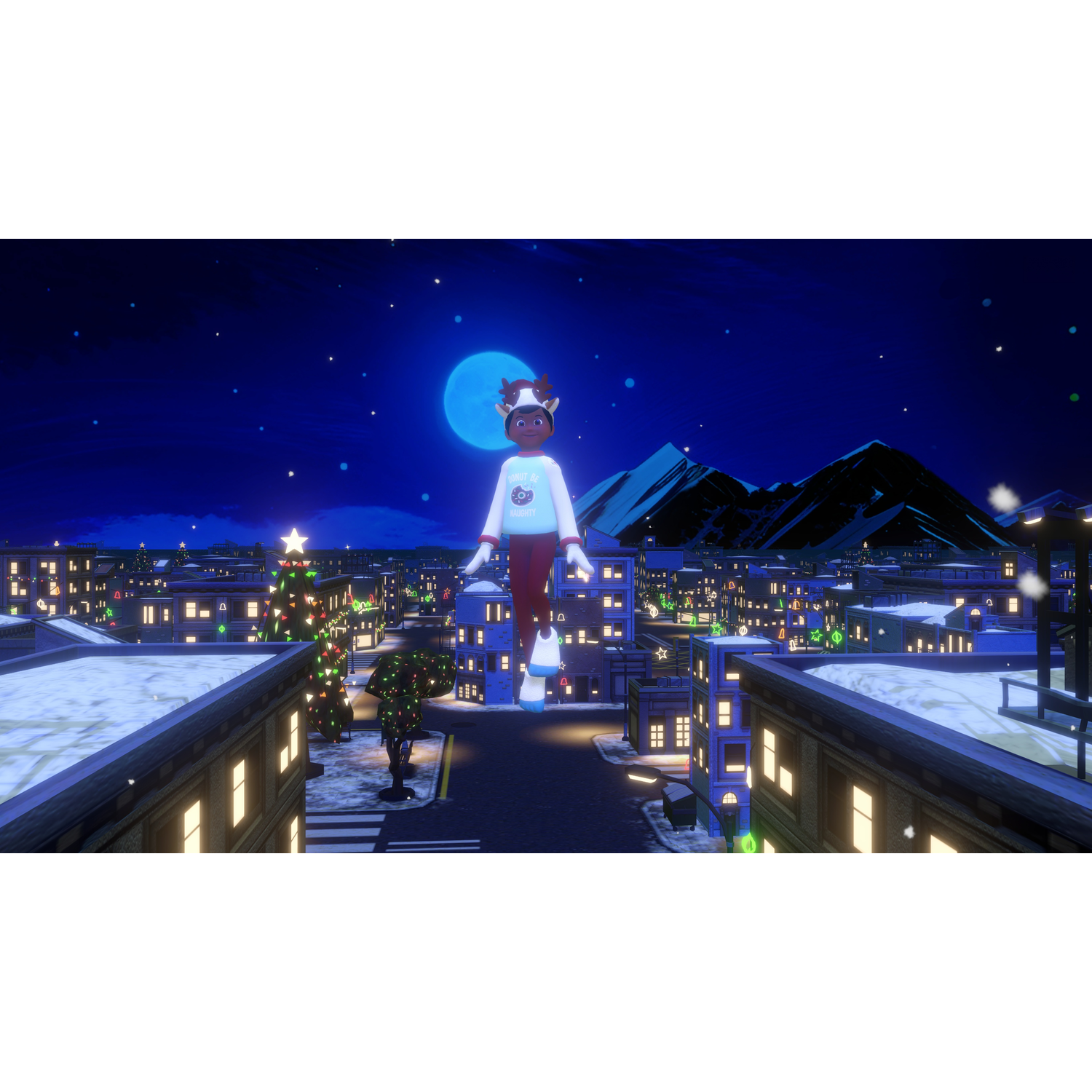 Une personne portant un chapeau et un pull de renne flotte au-dessus d'une ville la nuit. La neige tombe avec une pleine lune en arrière-plan.