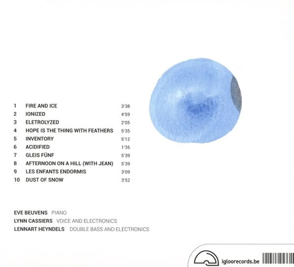 Albumcover mit blauem Aquarell. Text listet Titel, Künstlernamen und igloorecords.be-Logo auf.