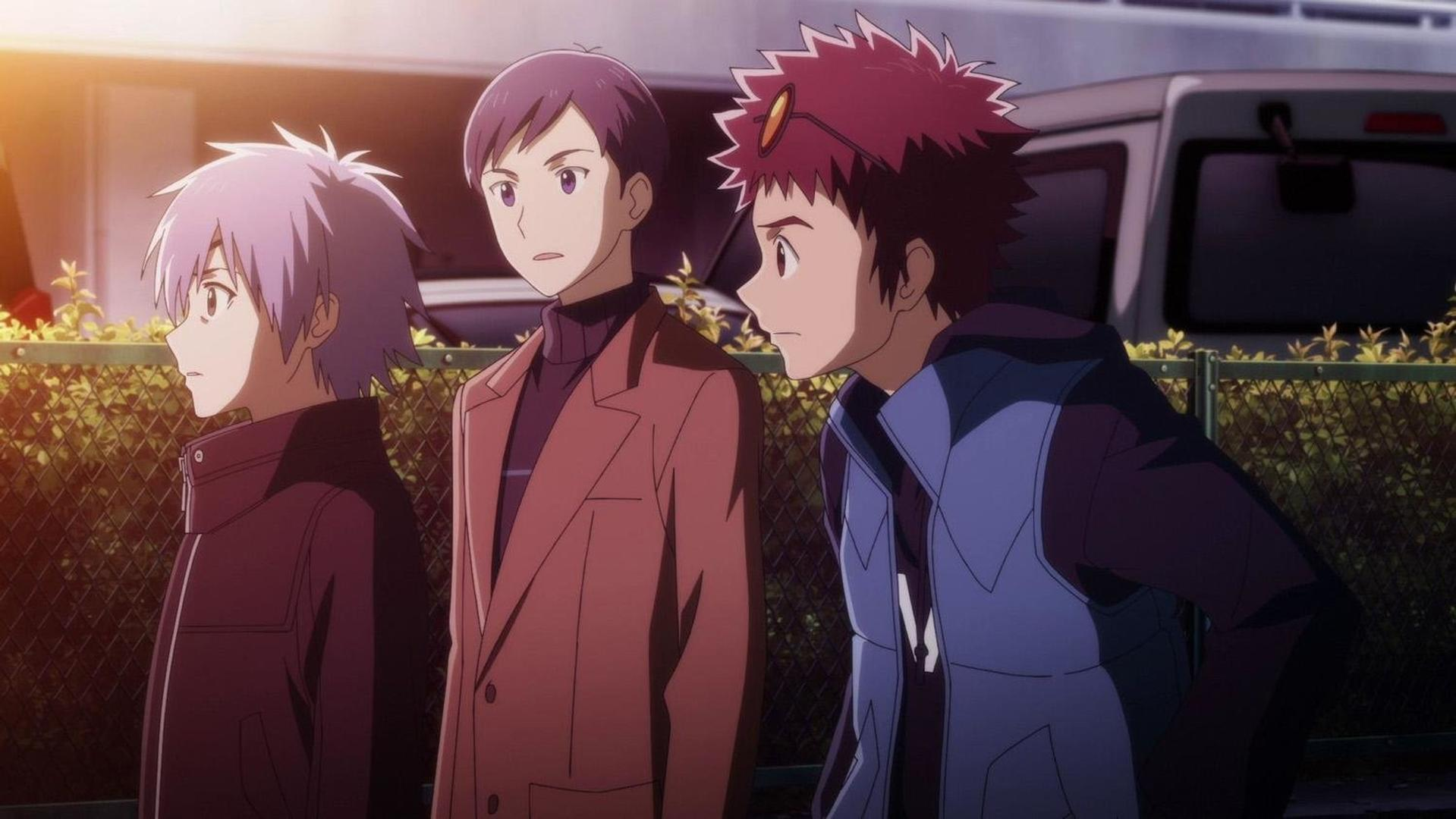 Anime-Bild mit drei jungen Männern. Der linke hat hellviolettes Haar, die anderen haben braune und rote Haare. Sie schauen zur Seite.
