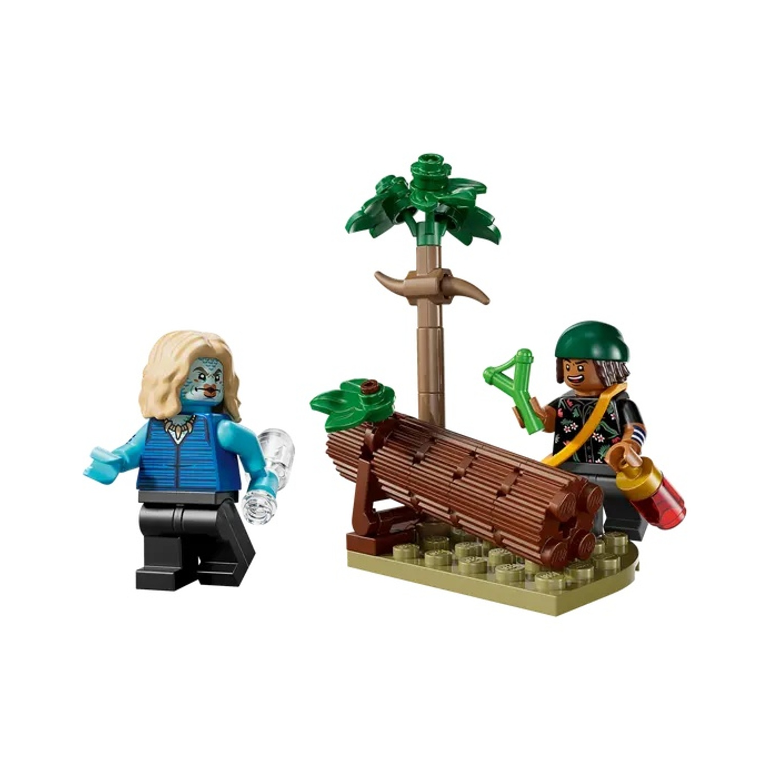 Set LEGO con due personaggi, uno blu e uno con una fionda. Sono presenti anche una struttura di tronchi e un piccolo albero.