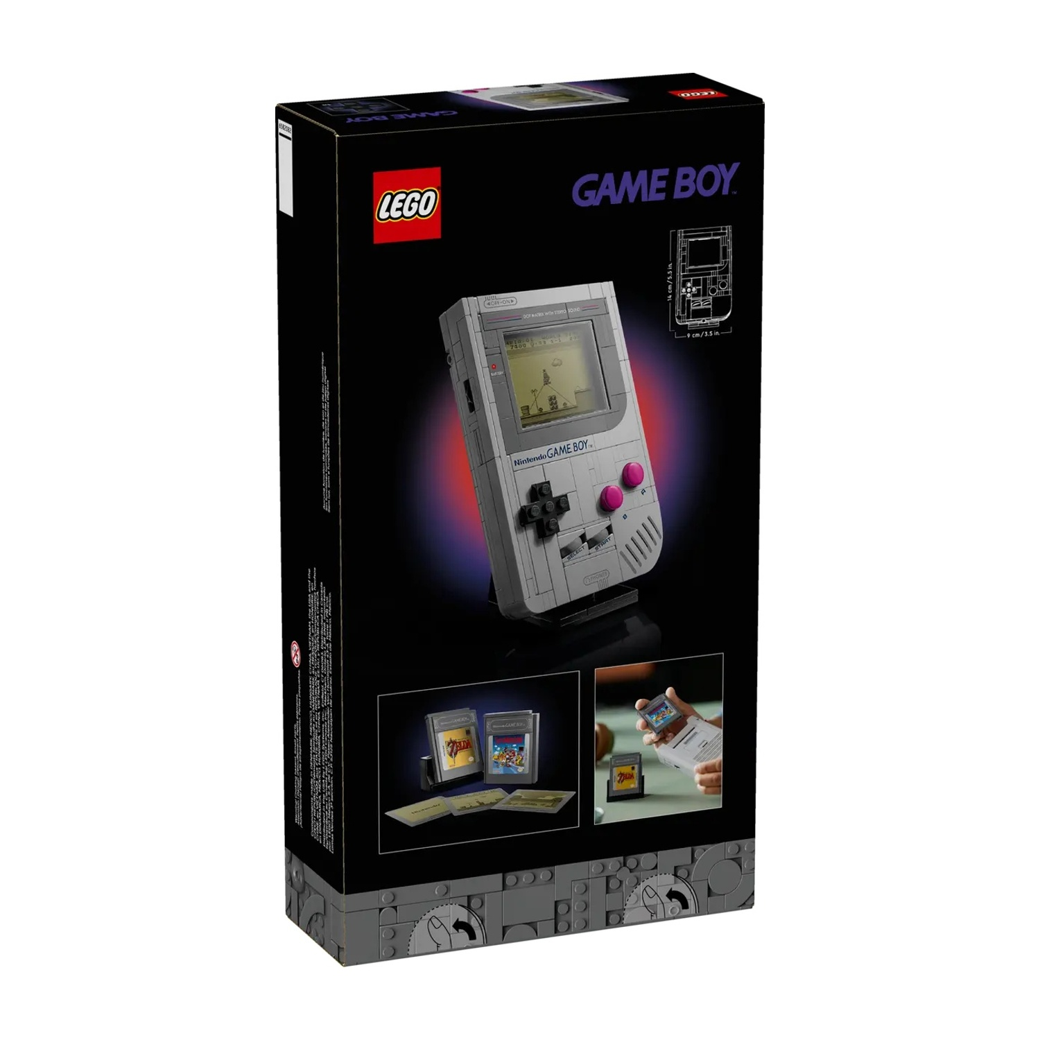 Una scatola Lego Game Boy. Presenta un modello Lego Game Boy grigio, un logo Lego e immagini di cartucce di gioco. Il testo dice 'Game Boy'.