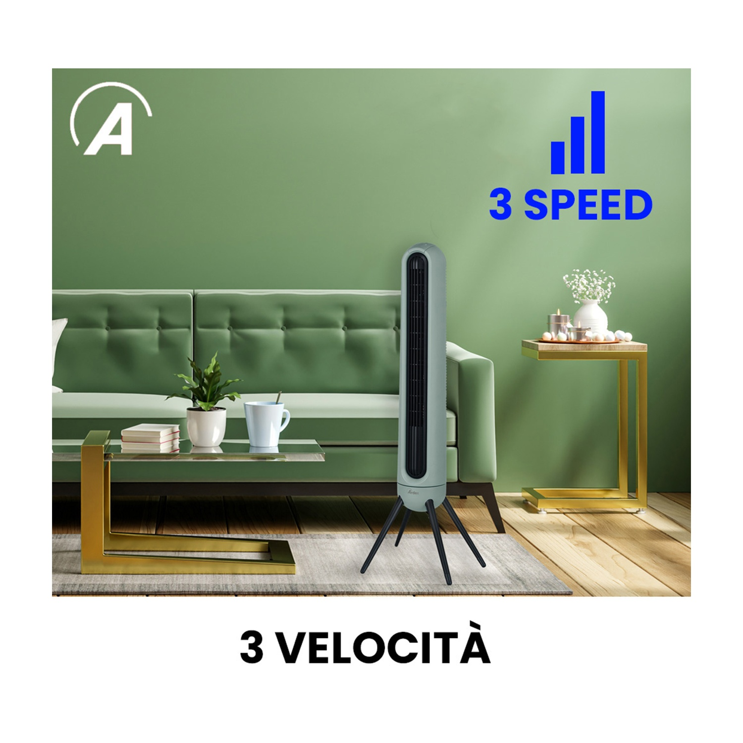 Un ventilatore verde su un tappeto. Dietro, un divano verde. Il muro è verde. 3 velocità scritte sul muro.