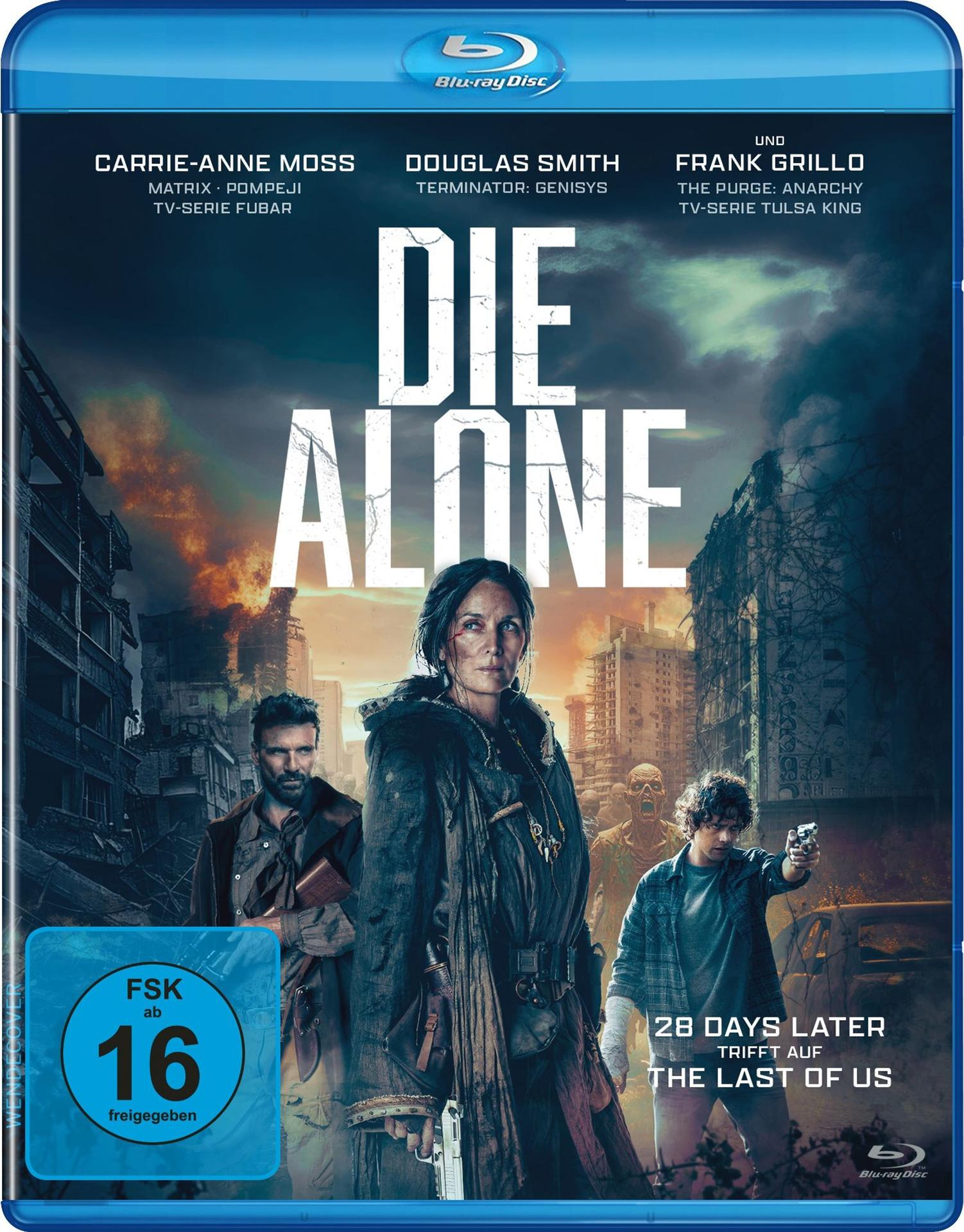 Blu-ray-Cover mit Carrie-Anne Moss. Titel: Die Alone. Charaktere in einer postapokalyptischen Umgebung mit zerstörten Gebäuden.
