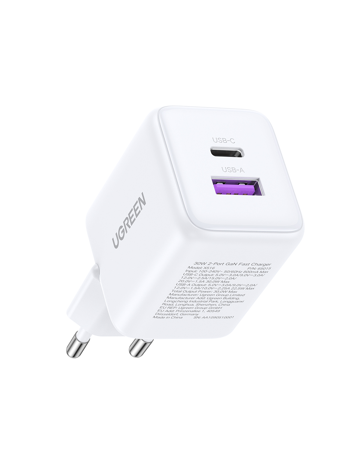 İki bağlantı noktalı (USB-C ve USB-A) beyaz bir UGREEN şarj cihazı. Mor bir USB-A bağlantı noktası ve bir fişi var.