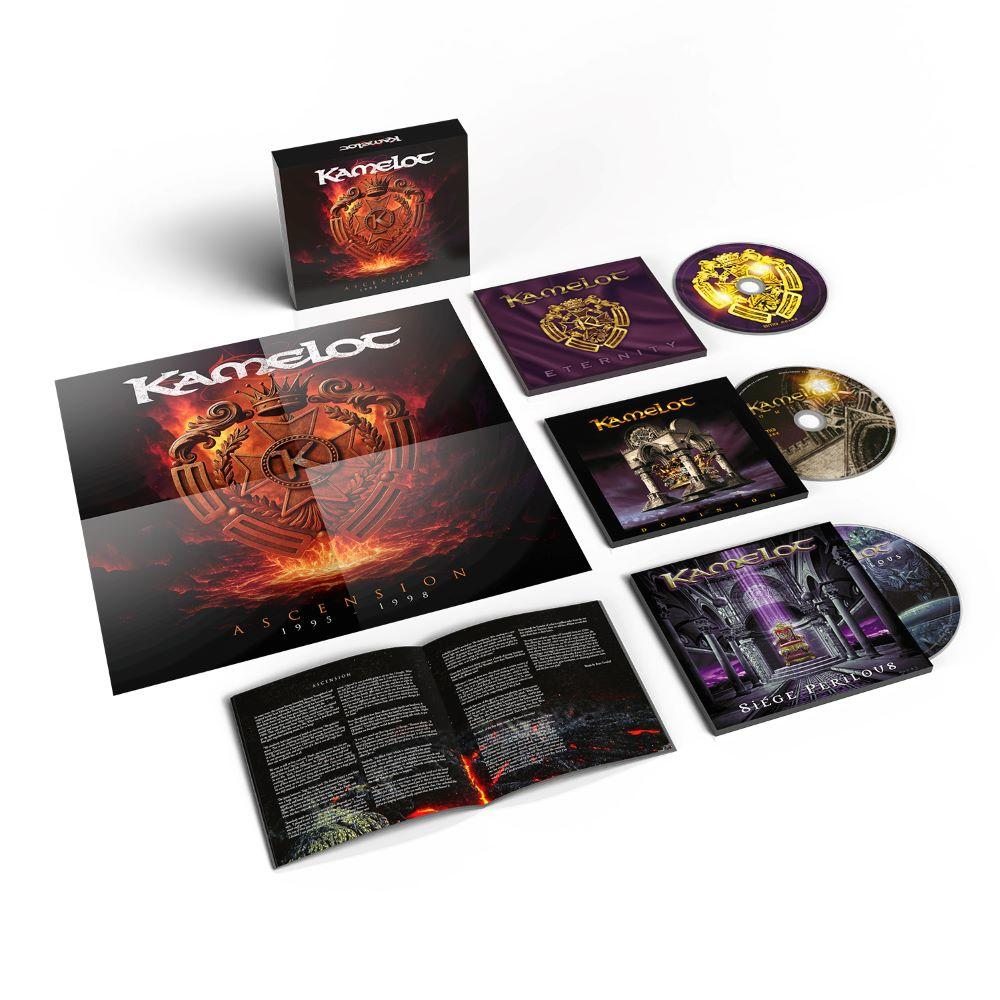 Kamelot-Alben und CDs. Enthält 'Ascension', 'Eternity', 'Dominion' und 'Siege Perilous'. Buch mit Text ist geöffnet.