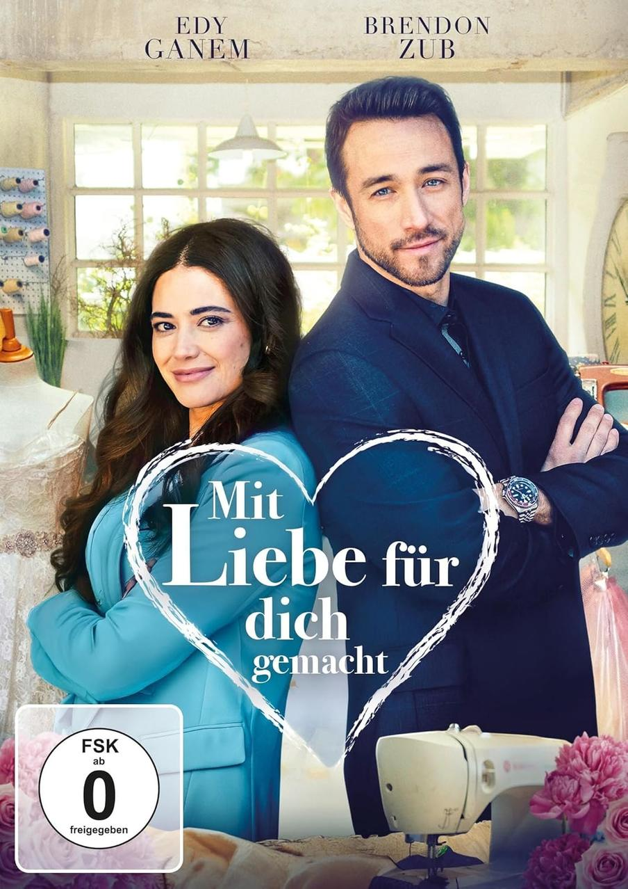 Filmposter mit zwei Personen. Eine Frau in Blau und ein Mann in Schwarz. Text auf Deutsch: Mit Liebe für dich gemacht.