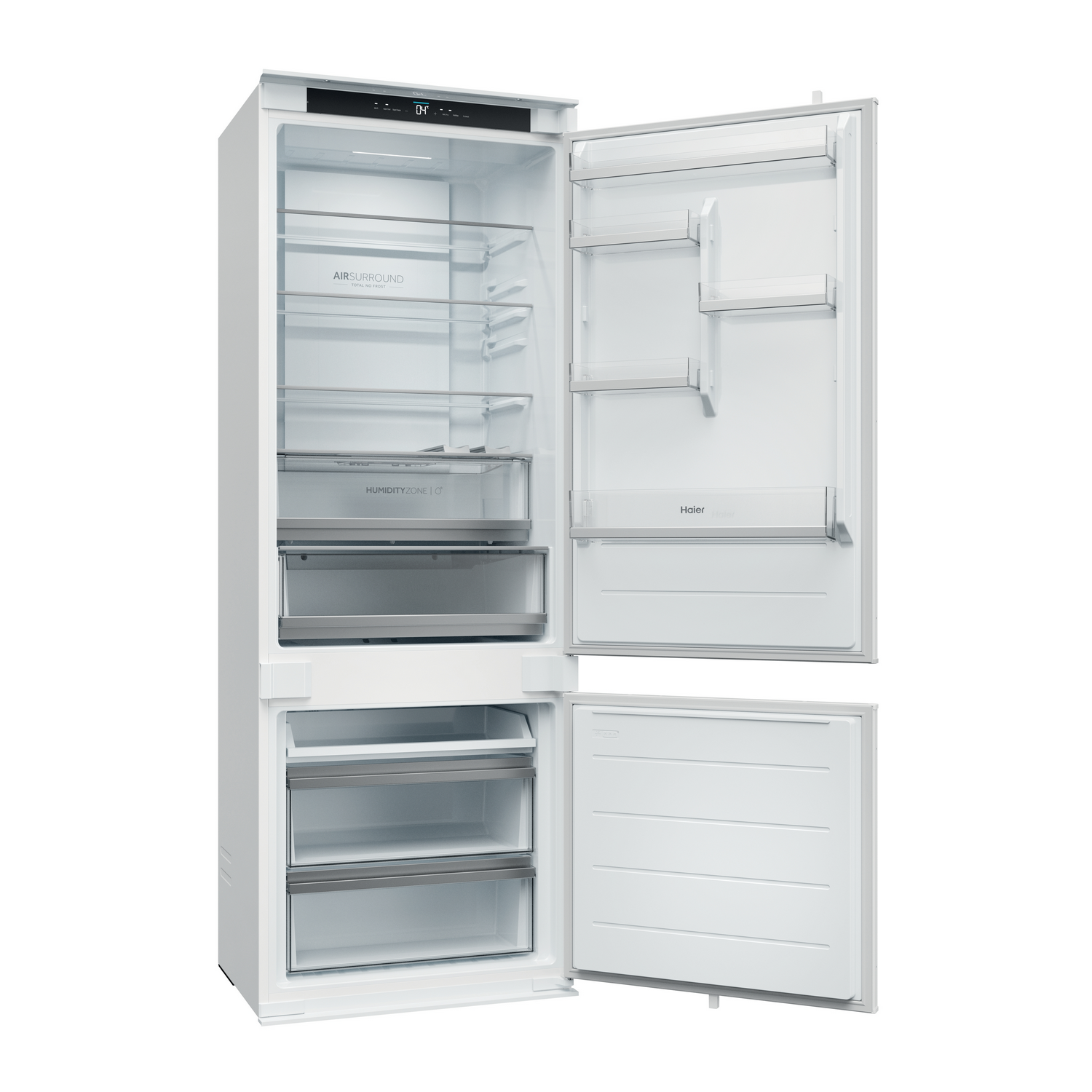 Un refrigerador blanco con la puerta abierta. Dentro hay estantes y cajones. La puerta del congelador también está abierta.