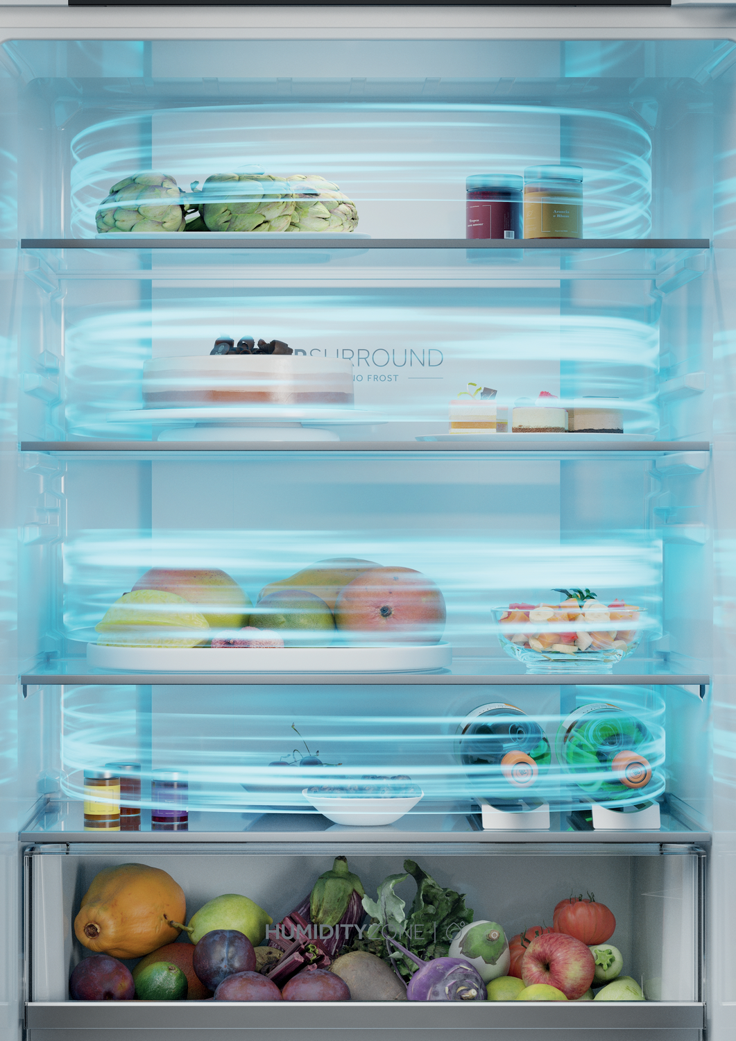 Dentro de un refrigerador, se ven alcachofas, pasteles, frutas y verduras en diferentes estantes. El flujo de aire se muestra en azul.
