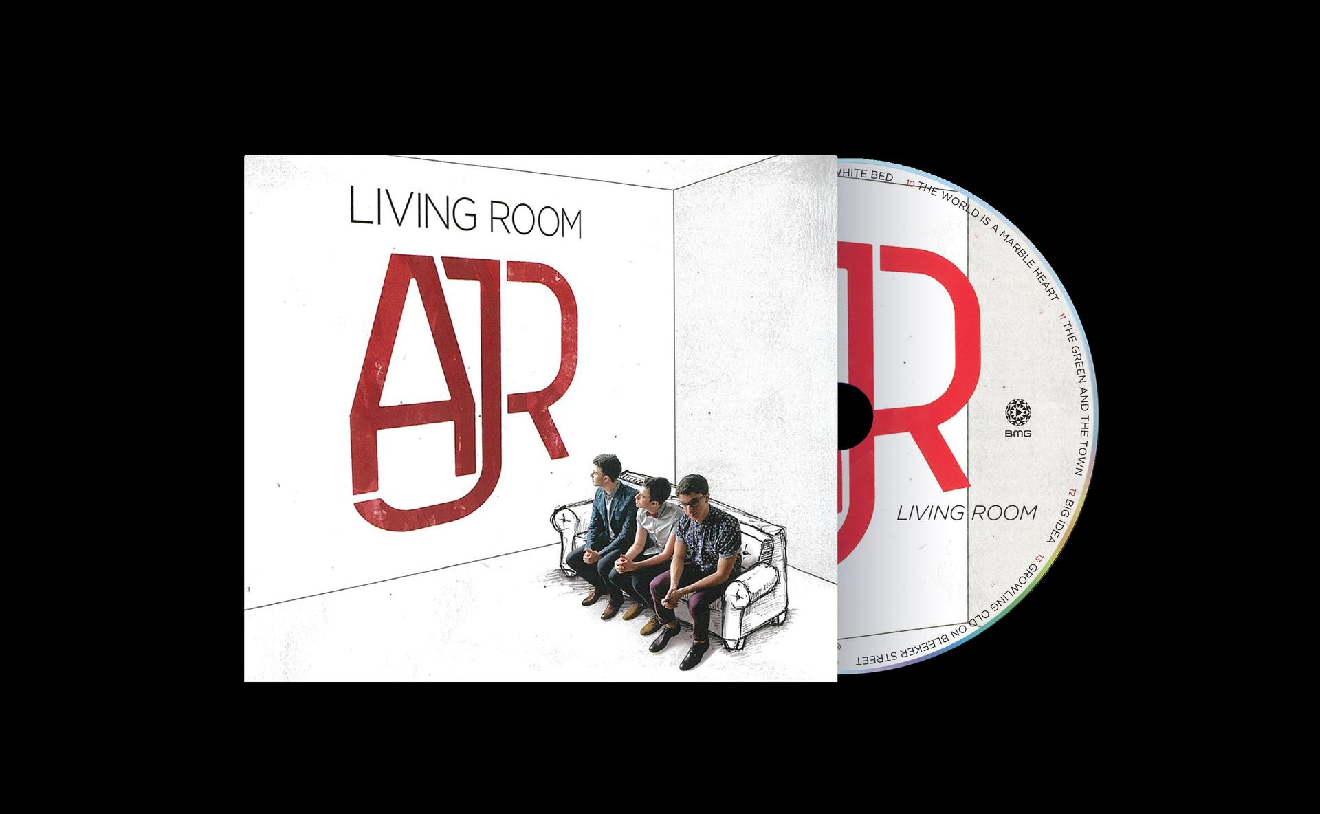 CD-Cover mit der Band AJR, Albumtitel 'Living Room'. Die CD-Hülle ist geöffnet und zeigt die CD. Die Bandmitglieder sitzen auf einem Sofa.