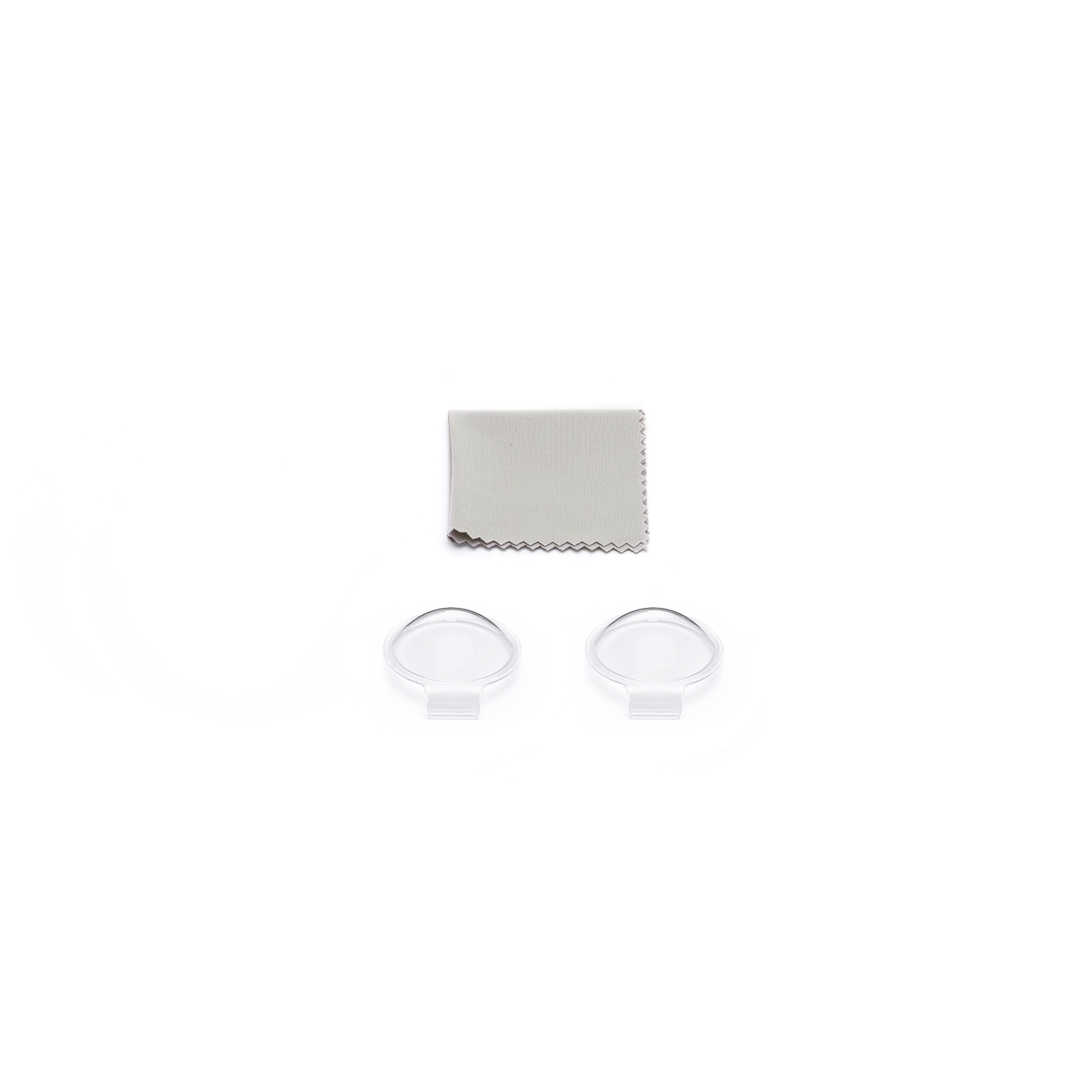 Witte achtergrond met twee heldere plastic lensbeschermers en een grijze microvezeldoek.