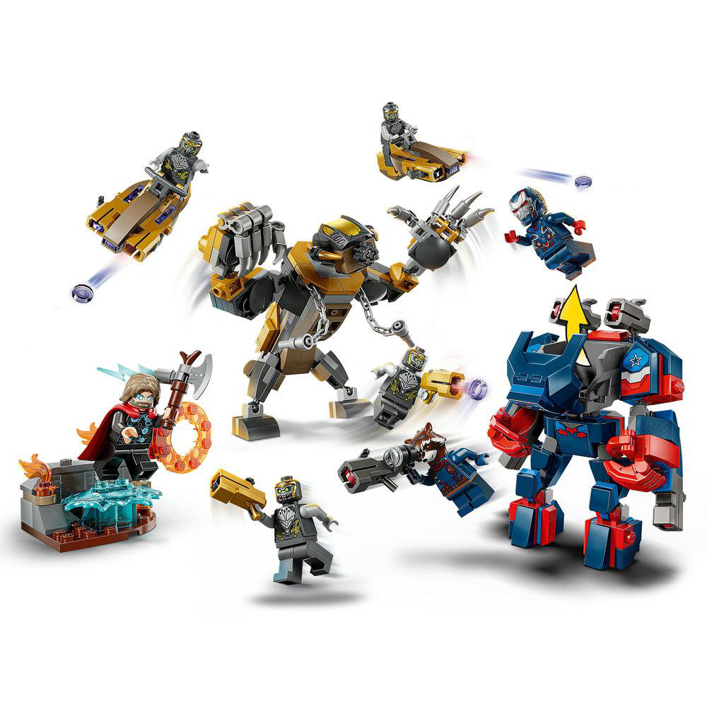 Lego-Set mit verschiedenen Marvel-Charakteren. Enthält Thor, Captain America-Mech, Iron Man und andere Figuren.