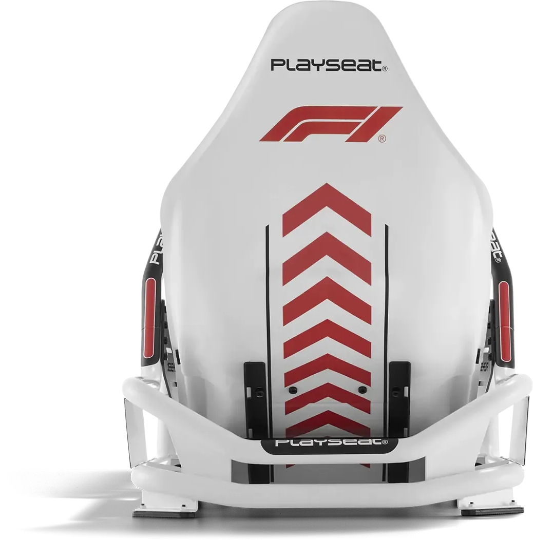Fehér Playseat piros F1 logóval és nyílvesszőkkel. Fekete háttér.