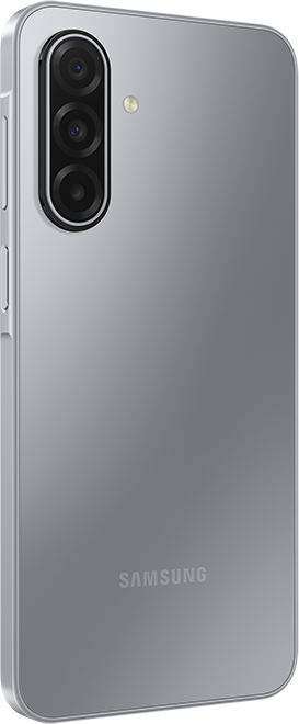 Egy ezüst Samsung okostelefon. Három kamerája, egy villanófénye és a Samsung logója van. A telefon oldalán hangerőgombok találhatók.