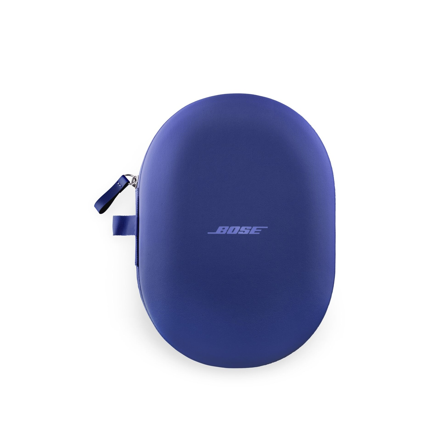 Un étui bleu pour casque Bose sur fond blanc. Il est ovale avec une fermeture éclair et une petite sangle.