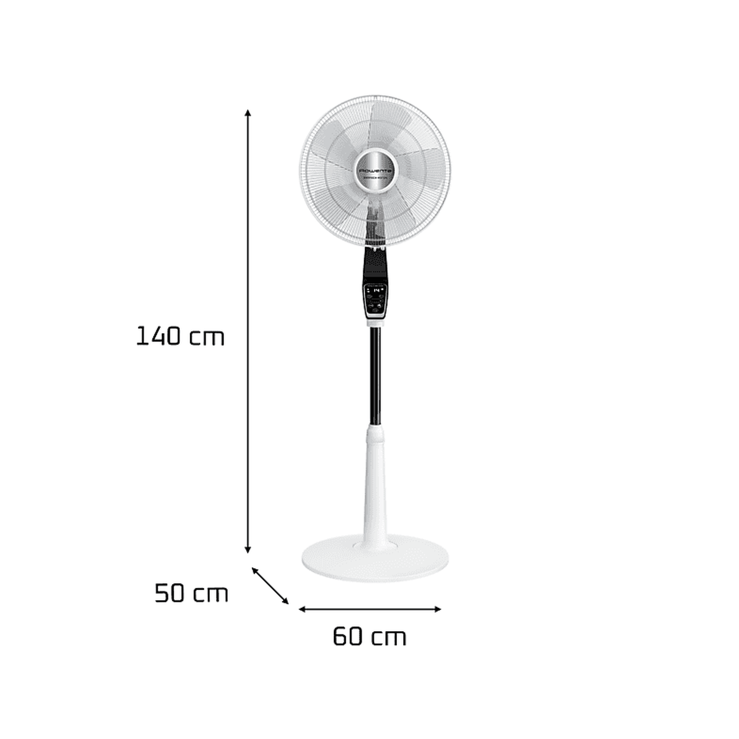 Un ventilateur sur pied blanc et argenté. Il mesure 140 cm de hauteur, 50 cm de largeur et 60 cm de diamètre. Le ventilateur est sur une surface blanche.