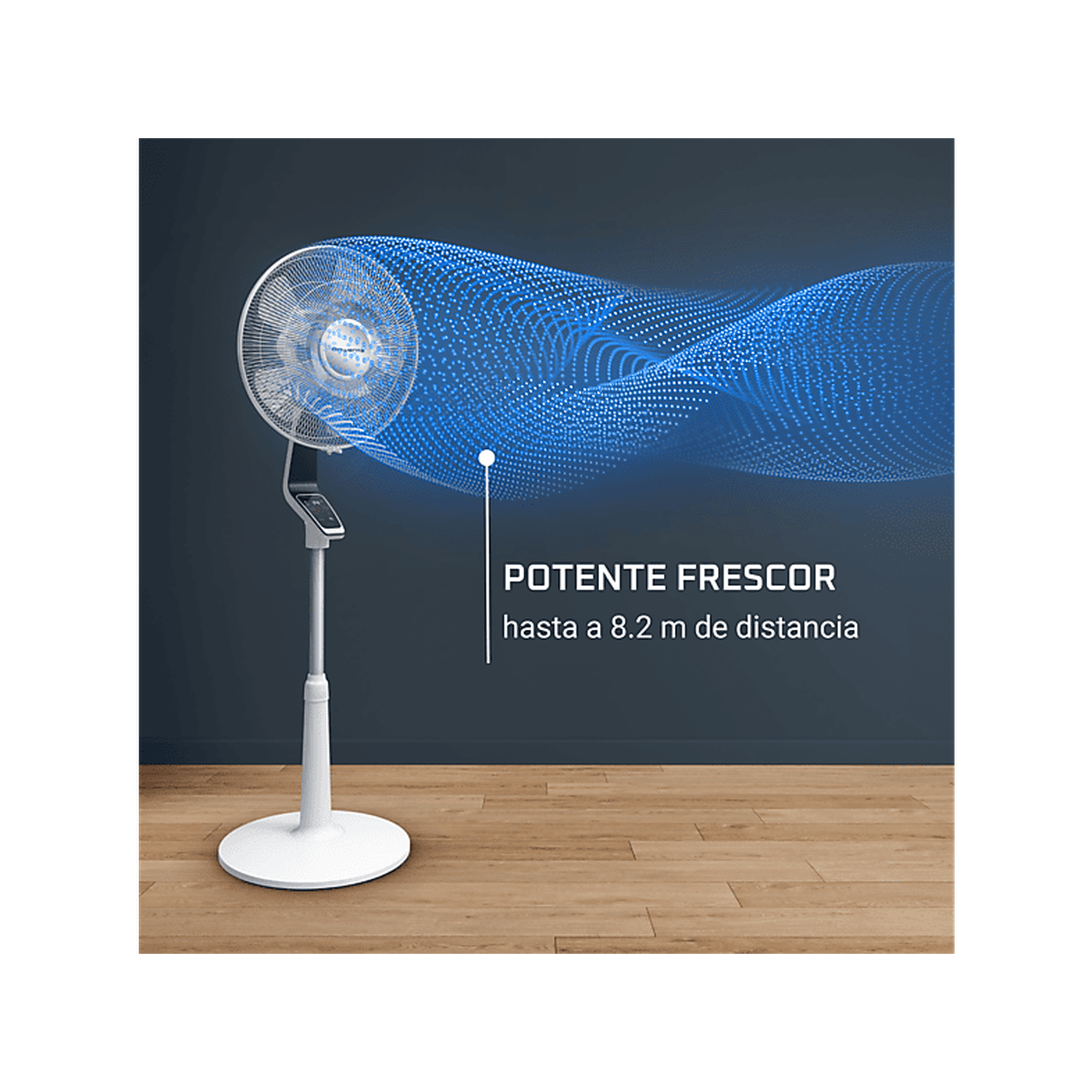 Un ventilateur sur pied blanc avec un graphique de flux d'air bleu. Le texte indique 'POTENTE FRESCOR' et 'hasta a 8.2 m de distancia'.