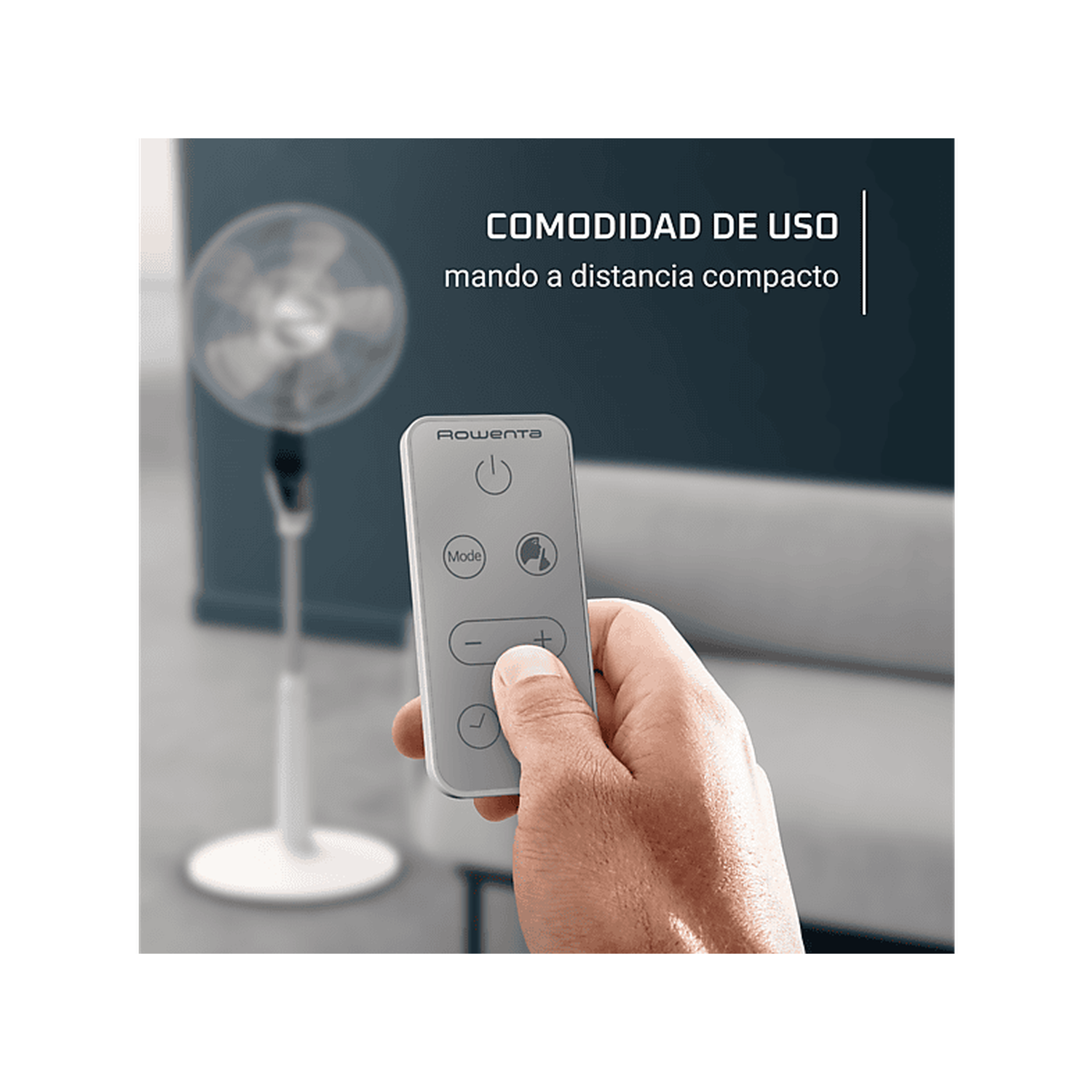 Main tenant une télécommande argentée avec le logo Rowenta, un ventilateur en arrière-plan. Texte : Confort d'utilisation, télécommande compacte.