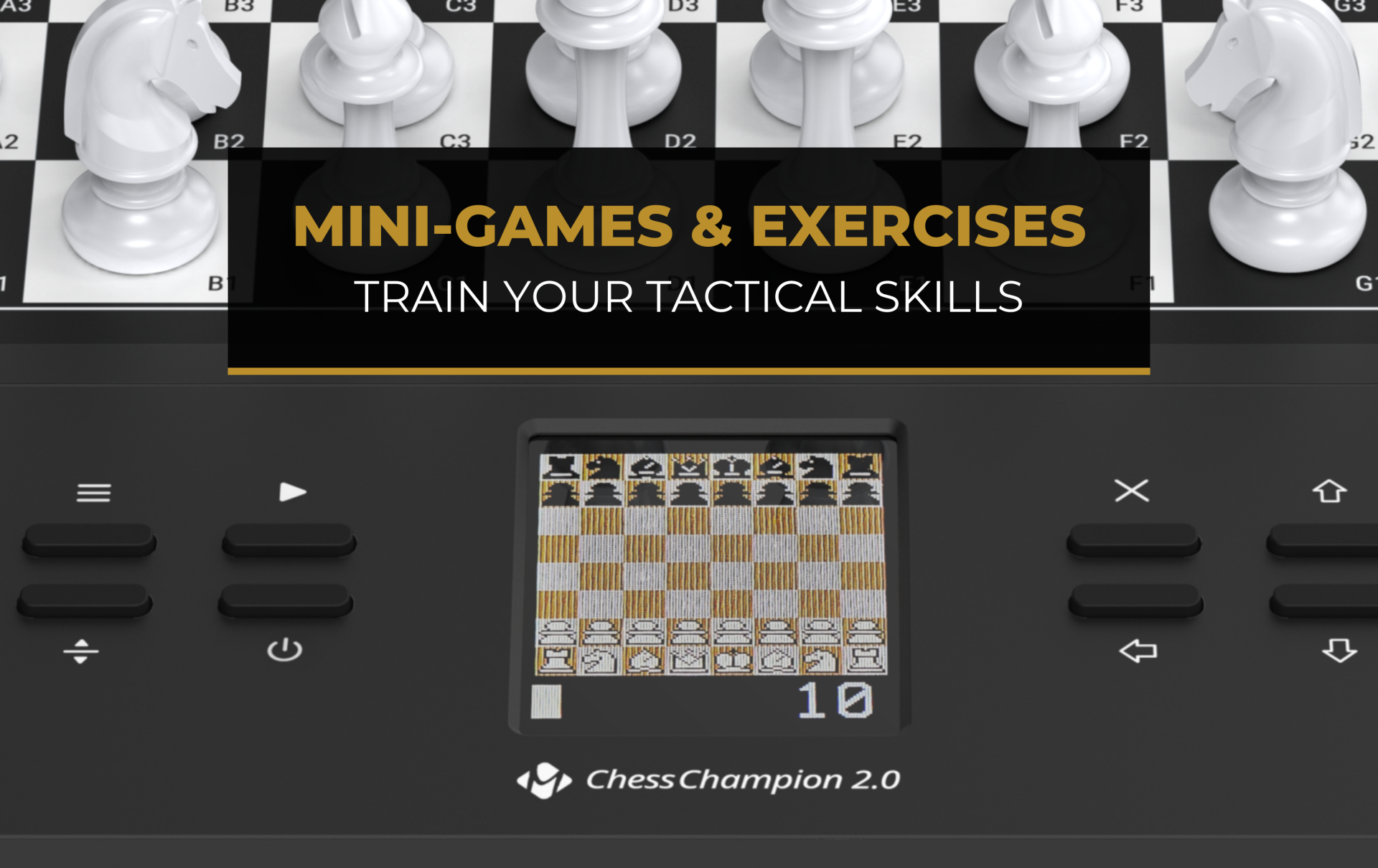 Échiquier avec des pièces blanches. Un écran affiche une partie d'échecs. Texte : MINI-JEUX & EXERCICES, ENTRAÎNEZ VOS COMPÉTENCES TACTIQUES.