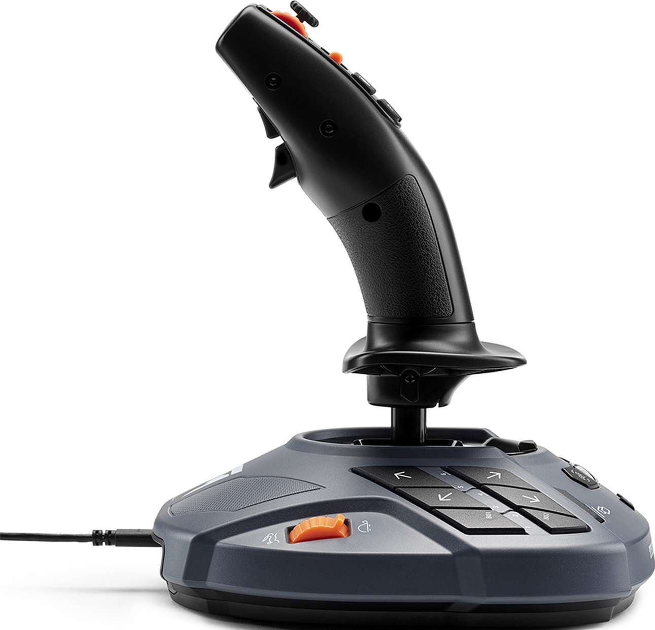 Ein schwarzer und grauer Joystick mit orangefarbenen Akzenten auf weißem Hintergrund. Er hat Knöpfe und einen Auslöser.