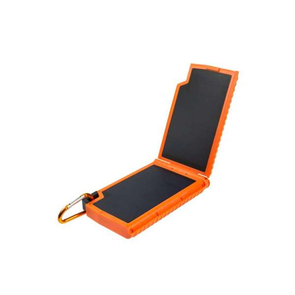 Panel solar naranja abierto, superficie negra. Tiene mosquetón dorado, sobre fondo blanco.