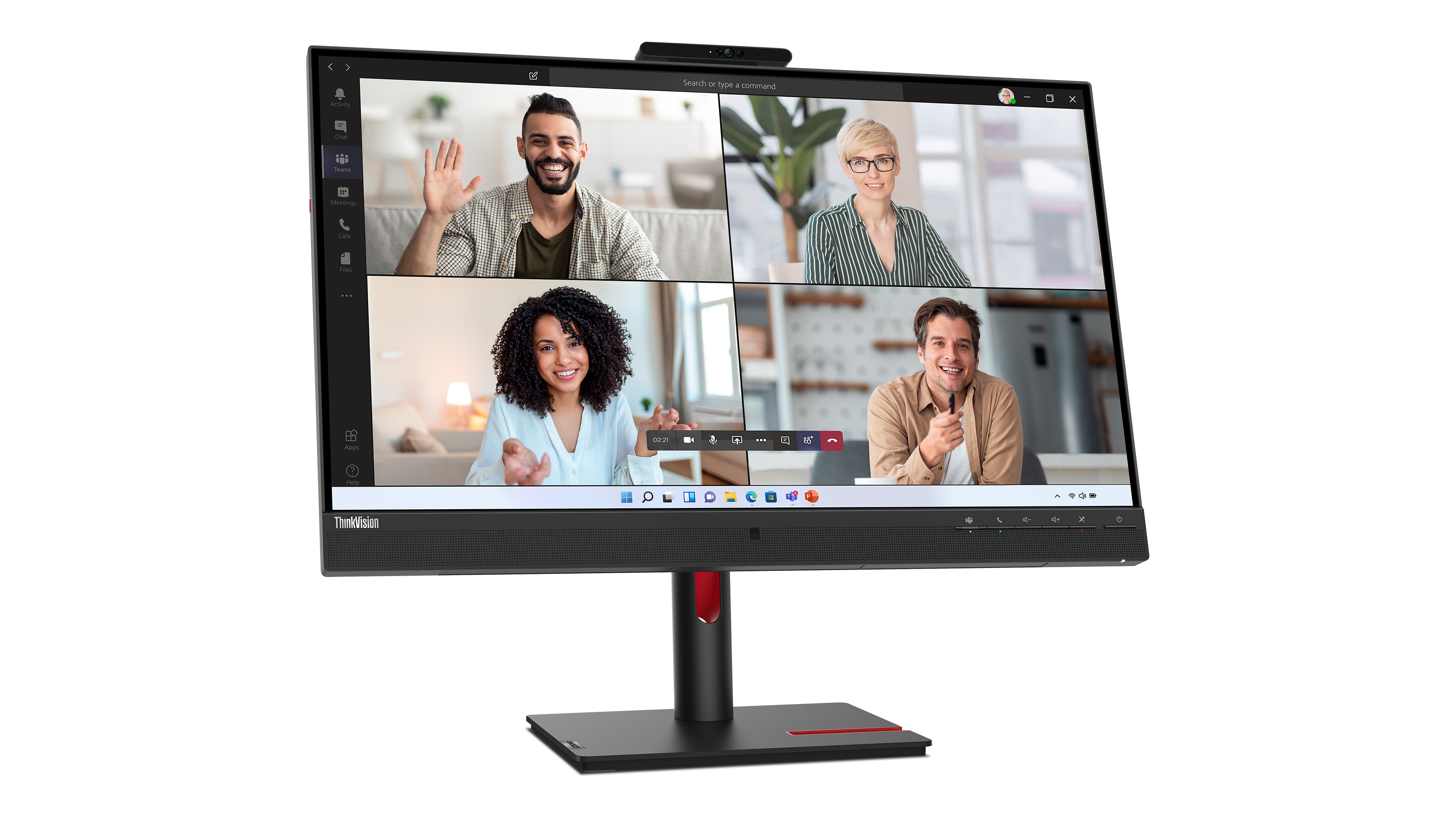 Ein ThinkVision-Monitor zeigt einen Videoanruf mit vier Teilnehmern. Der Monitor steht auf einem Ständer mit roter Akzentuierung.