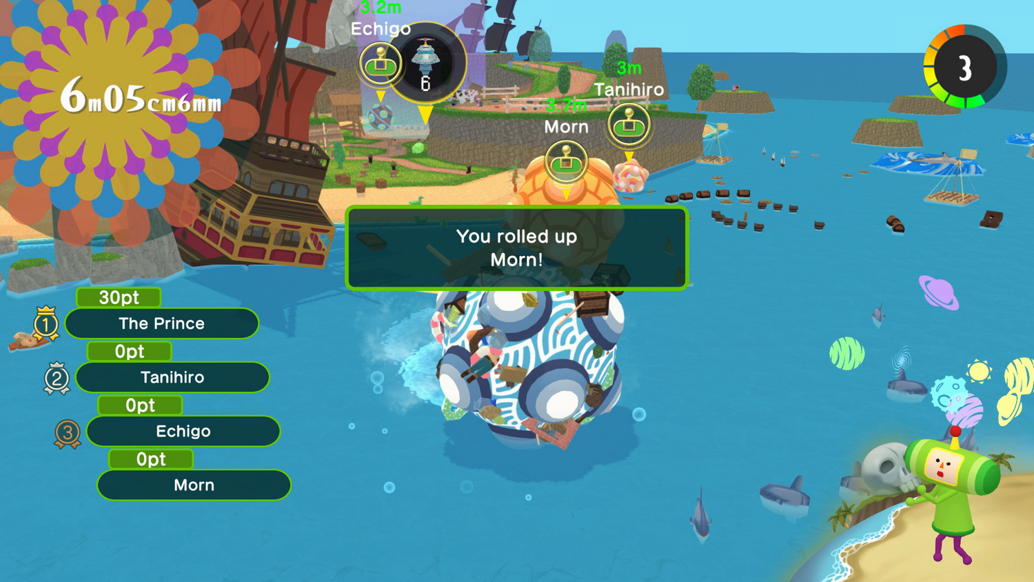 Una escena de juego. Un personaje verde rueda una bola, absorbiendo objetos. El texto dice: "¡You rolled up Morn!"