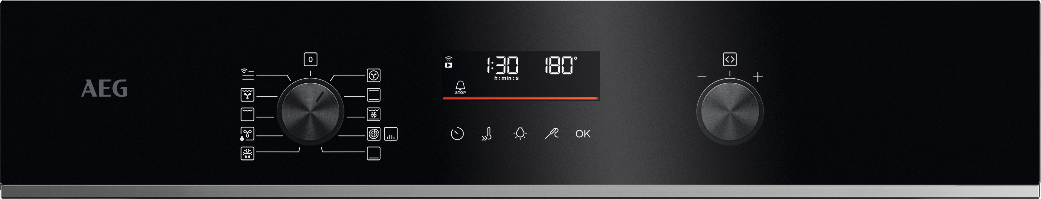 Schwarzes Bedienfeld des Ofens mit Display. Knöpfe, Symbole und Digitalanzeige zeigen Zeit- und Temperatureinstellungen.