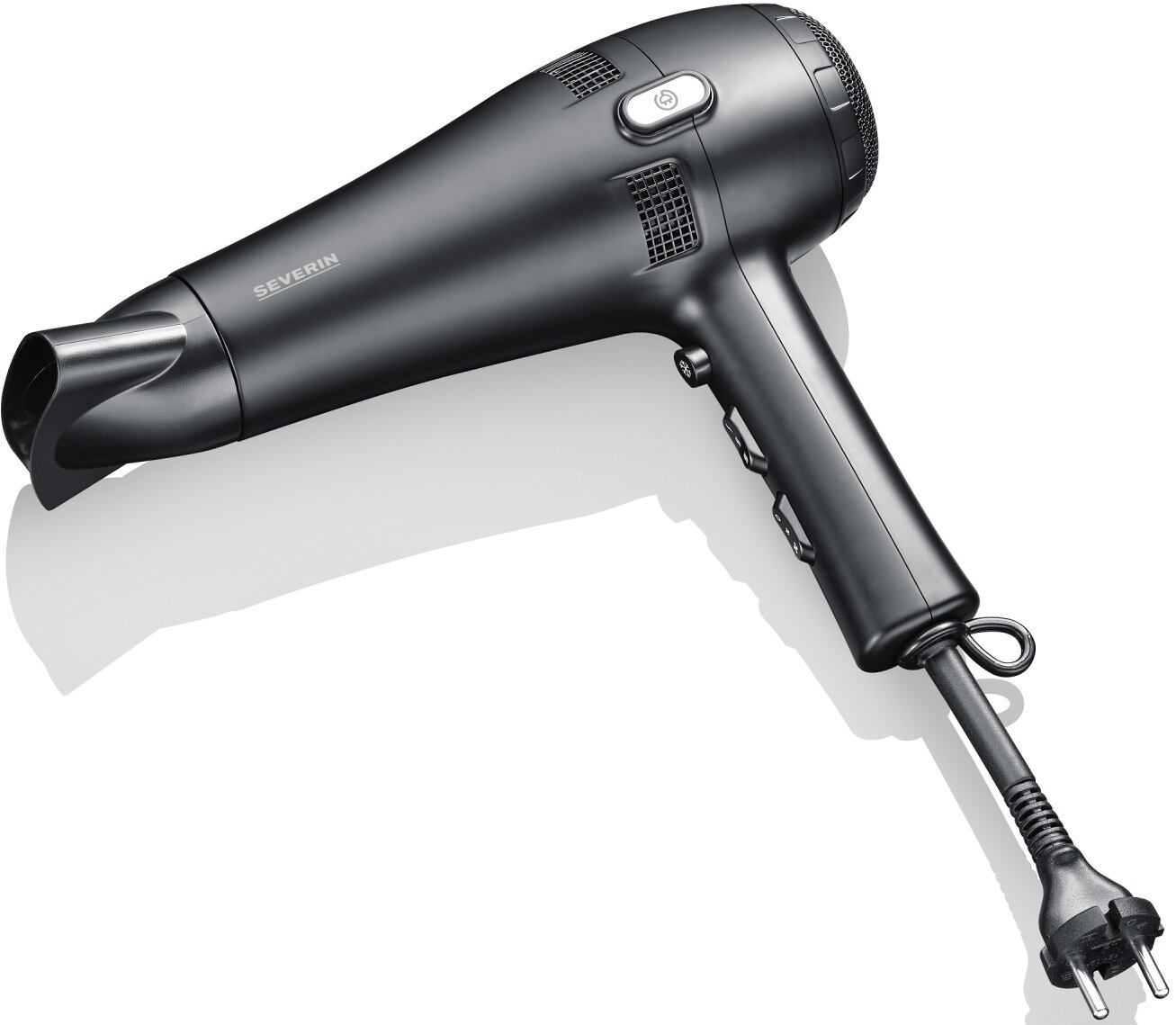 Czarna suszarka do włosów z marką "SEVERIN" na białym tle. Ma kabel zasilający i wtyczkę.