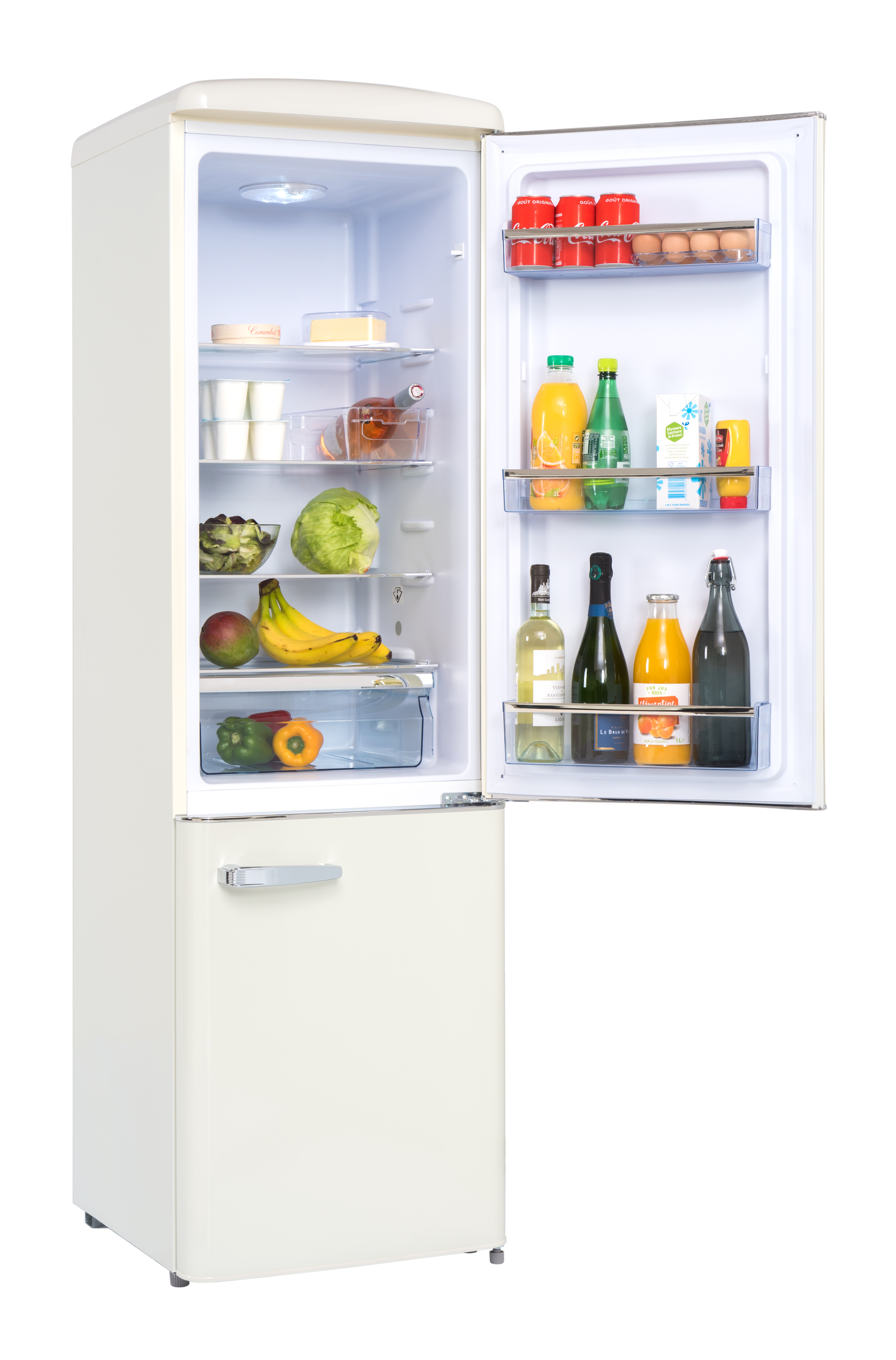 Ein offener Retro-Kühlschrank mit Früchten, Gemüse, Getränken und Milchprodukten. Der Kühlschrank ist cremeweiß.