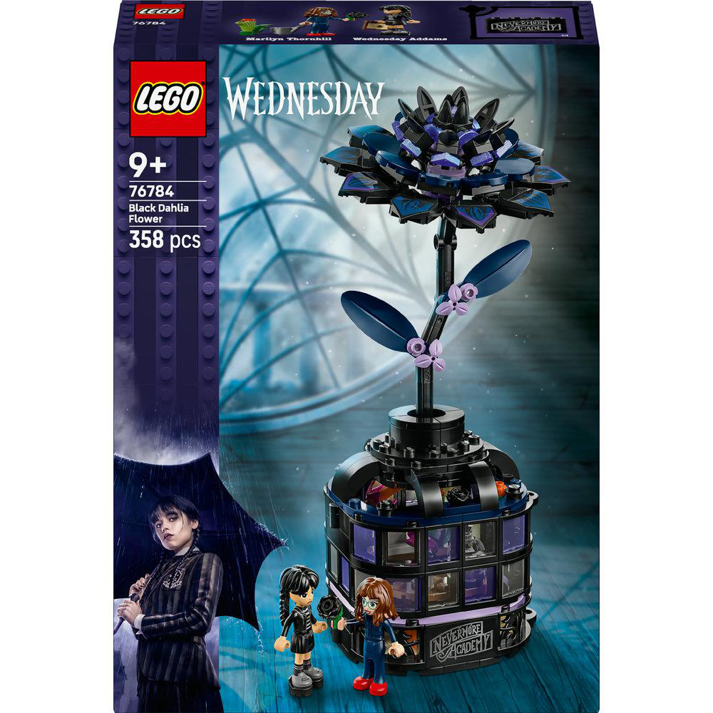 LEGO-Set: Wednesday Black Dahlia Flower. Enthält Blumenmodell, zwei Minifiguren und Nevermore Academy. Dunkelblaues und lilafarbenes Farbschema.