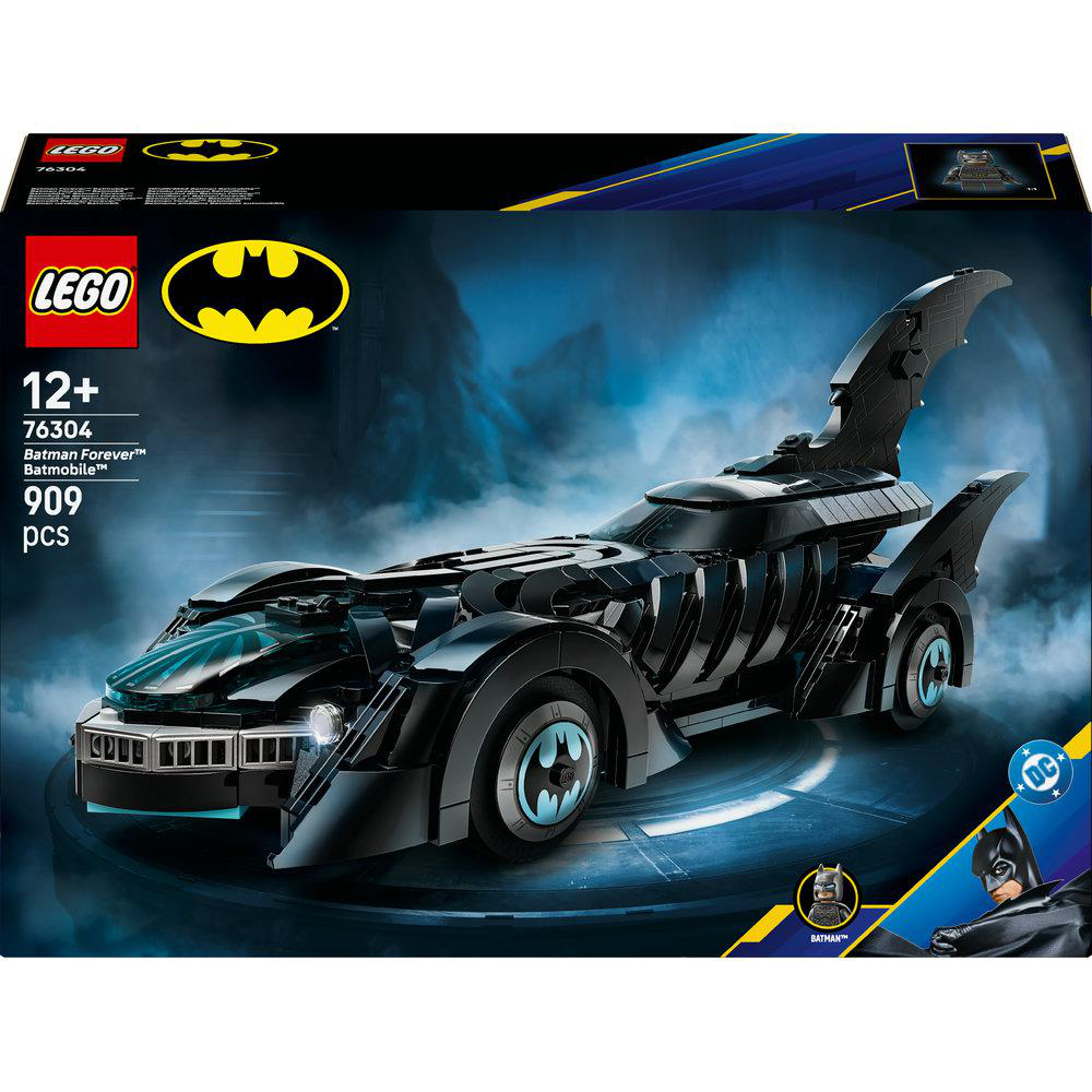 Eine LEGO-Box zeigt das Batman Forever Batmobil. Das schwarze Auto hat blaue Akzente. Die Box zeigt das LEGO-Logo und das Batman-Logo.