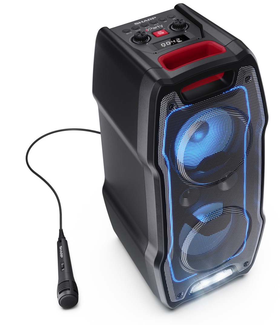 Czarny głośnik imprezowy Sharp z mikrofonem. Posiada niebieskie światła LED, czerwony uchwyt i cyfrowy wyświetlacz z napisem '00:42'.