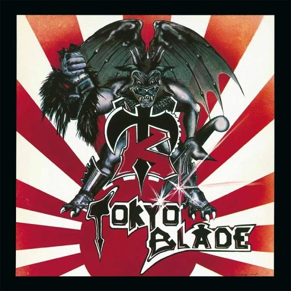 Album borítója: Szárnyas démon, levágott fejet tart. Piros-fehér sugarak a háttérben, 'Tokyo Blade' felirattal.