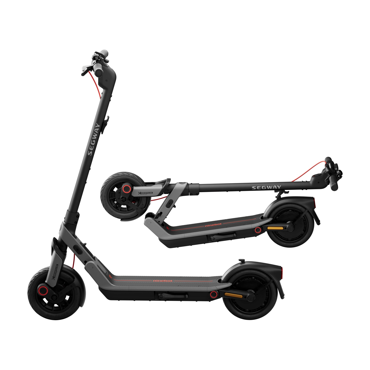 Sono mostrati tre scooter elettrici Segway Ninebot. Uno è in posizione verticale, due sono piegati. Tutti sono neri, grigi e con dettagli rossi, su sfondo bianco.