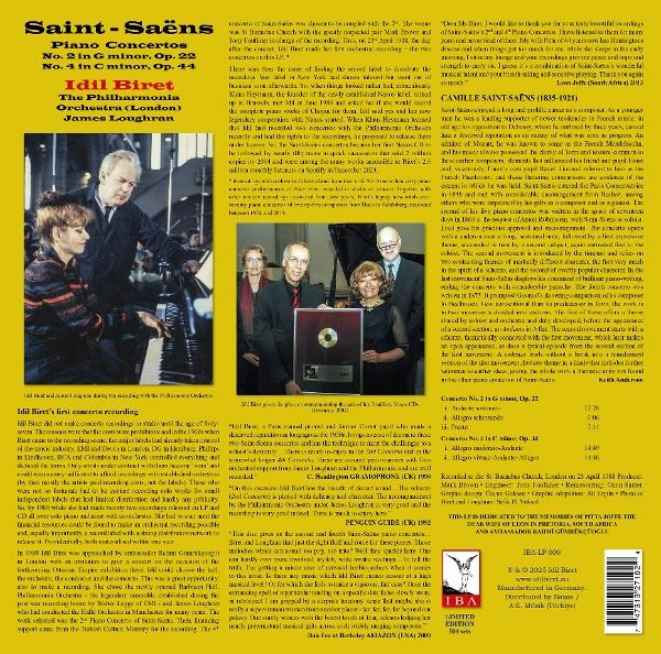 Albumcover mit Text und Bildern einer Frau, Männern und einer goldenen Schallplatte.