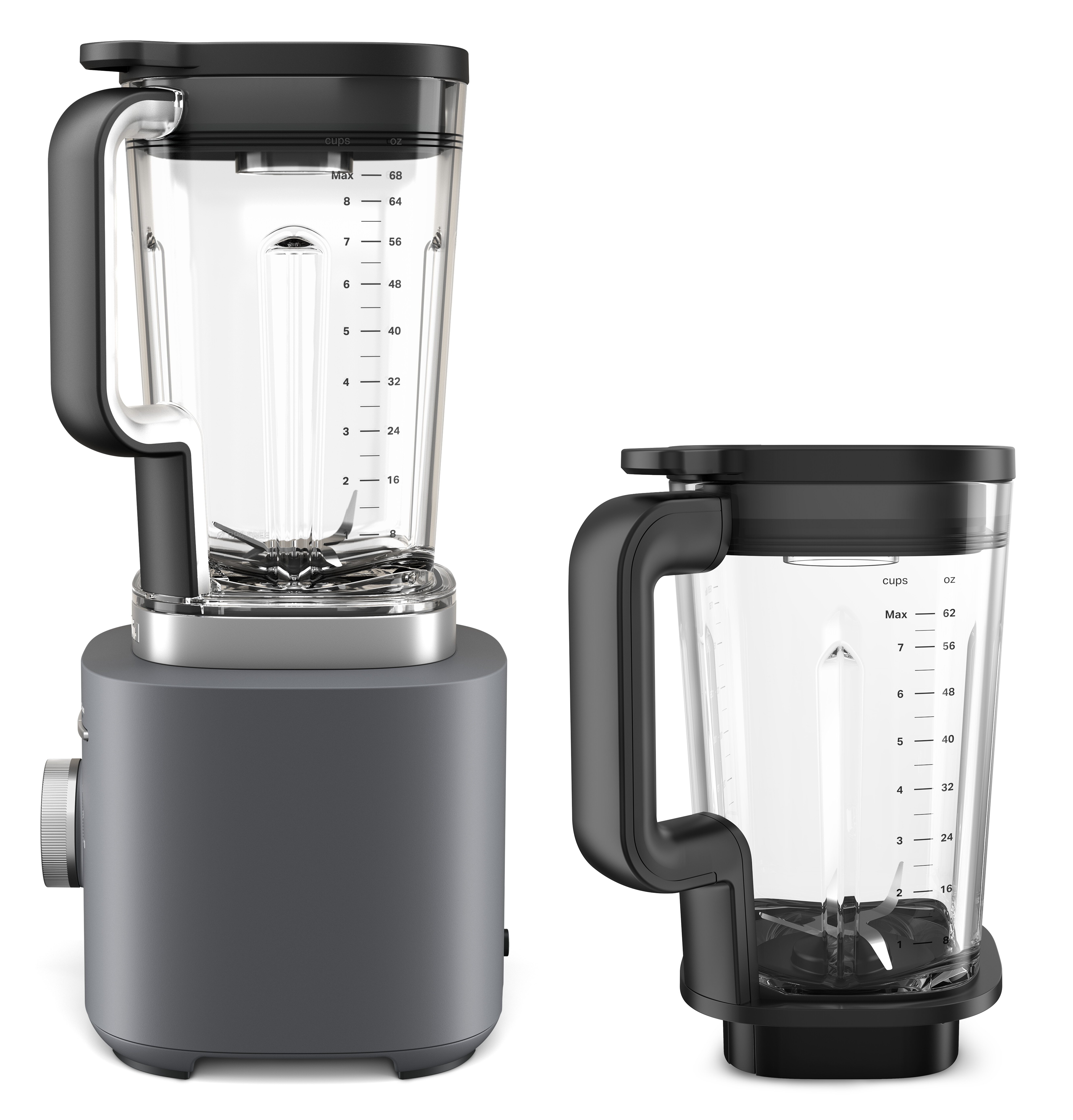 Zwei Mixer. Der linke hat einen dunkelgrauen Sockel und einen transparenten Behälter mit schwarzem Griff. Der rechte Mixer ist isoliert.