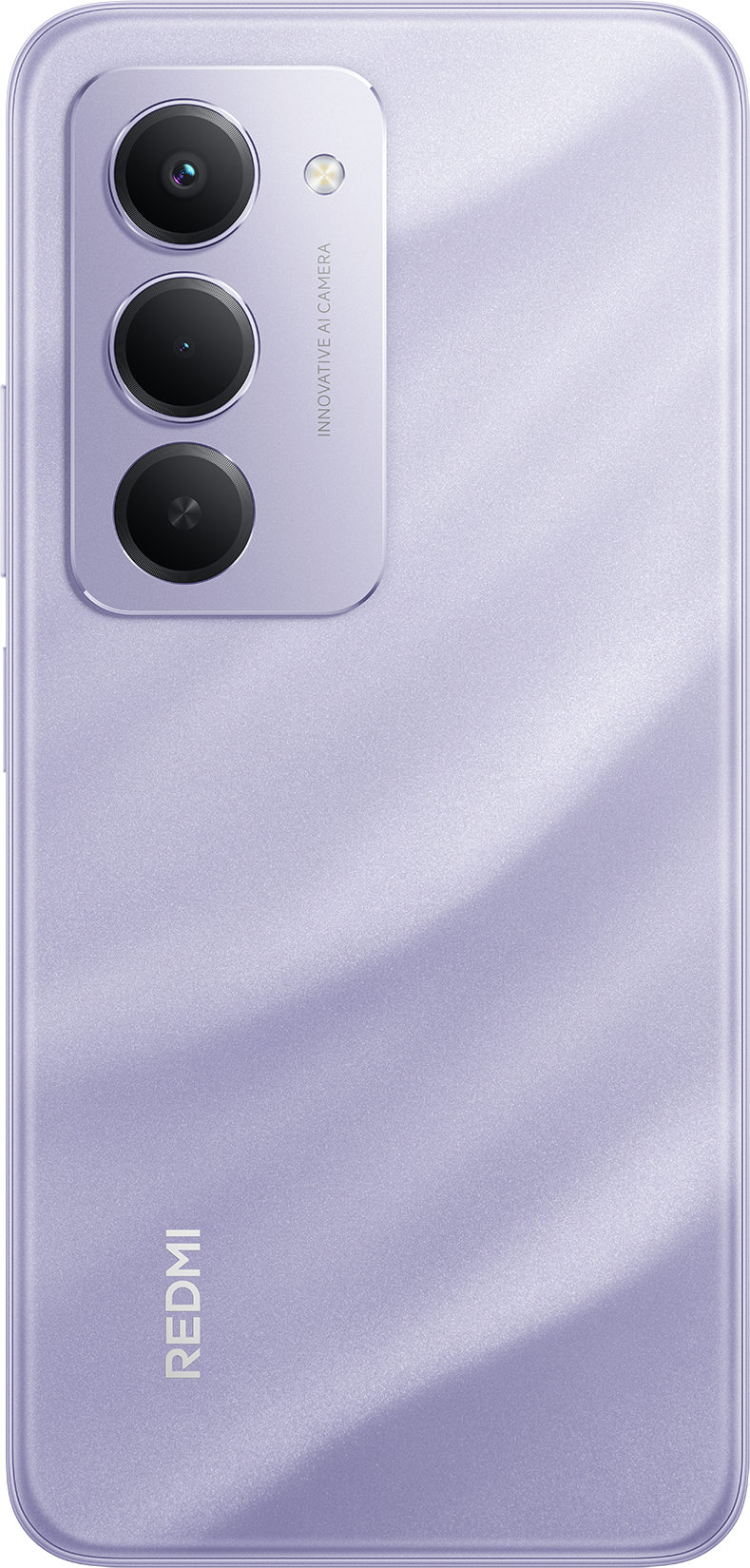 Világos lila Redmi telefon hátlapja, három kamerával és vakuval. A márka neve látható.